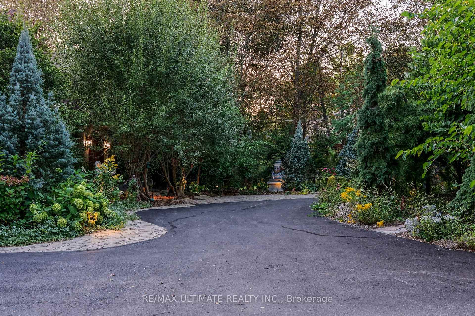 Photo 9 of 25 Bellehaven Crescent, Scarborough, Scarborough Village — HOMEH