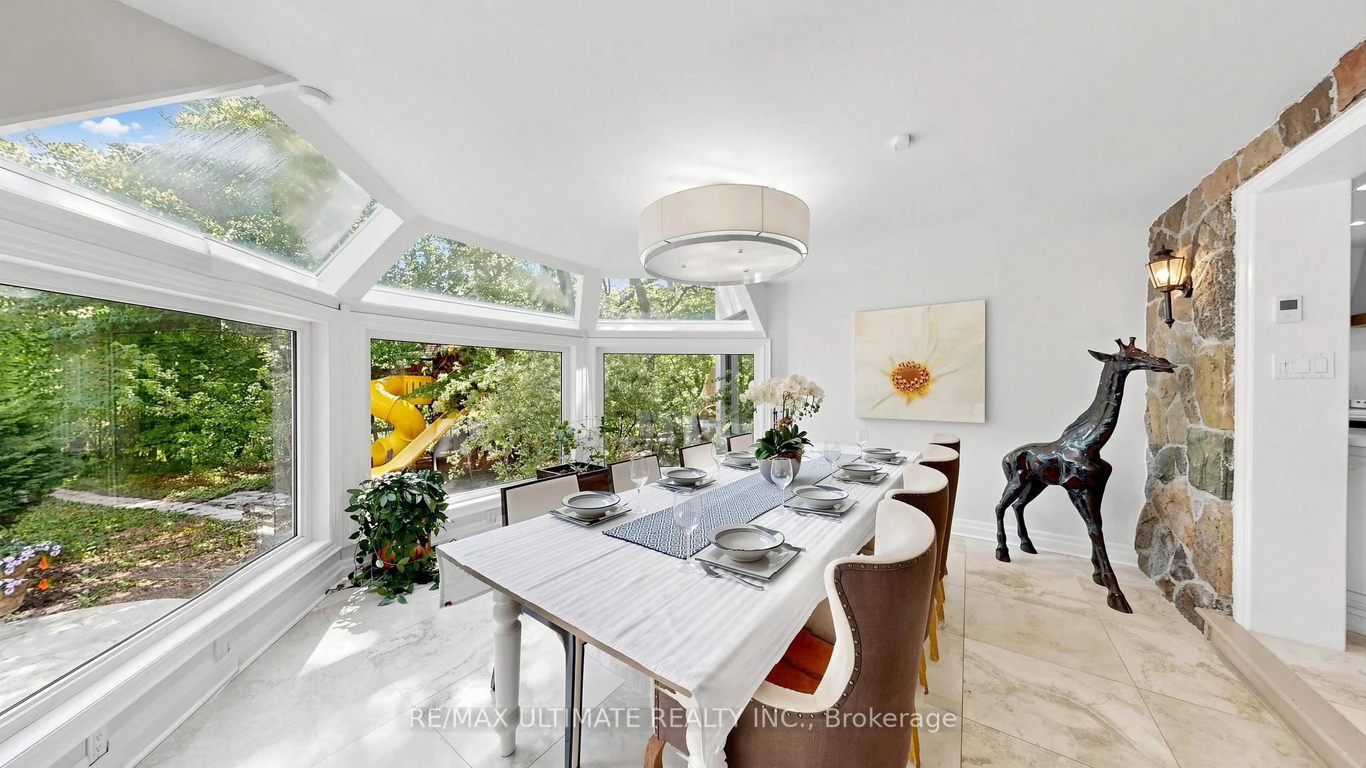Photo 12 of 25 Bellehaven Crescent, Scarborough, Scarborough Village — HOMEH