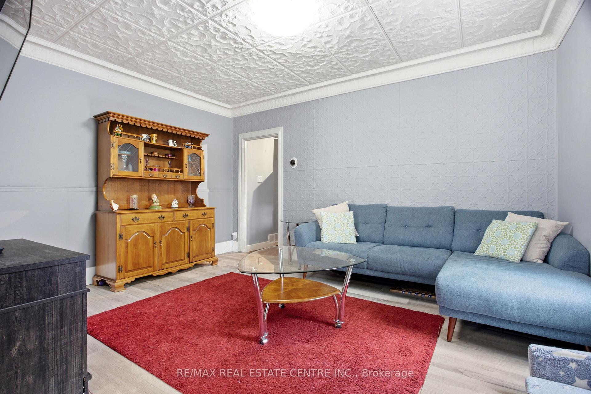 Photo 8 of 1108 Queenston Road, Cambridge, Preston South — HOMEH