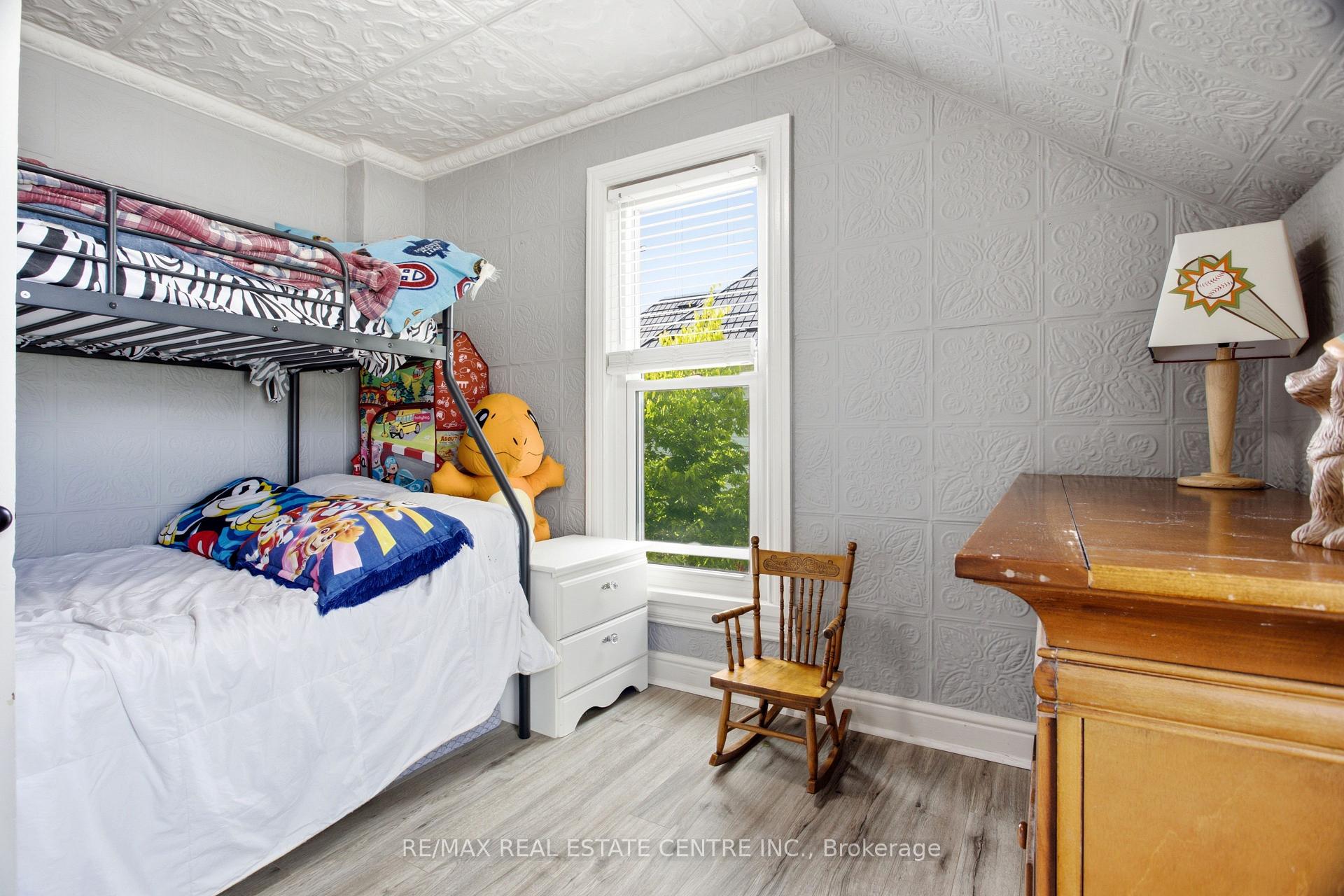 Photo 19 of 1108 Queenston Road, Cambridge, Preston South — HOMEH