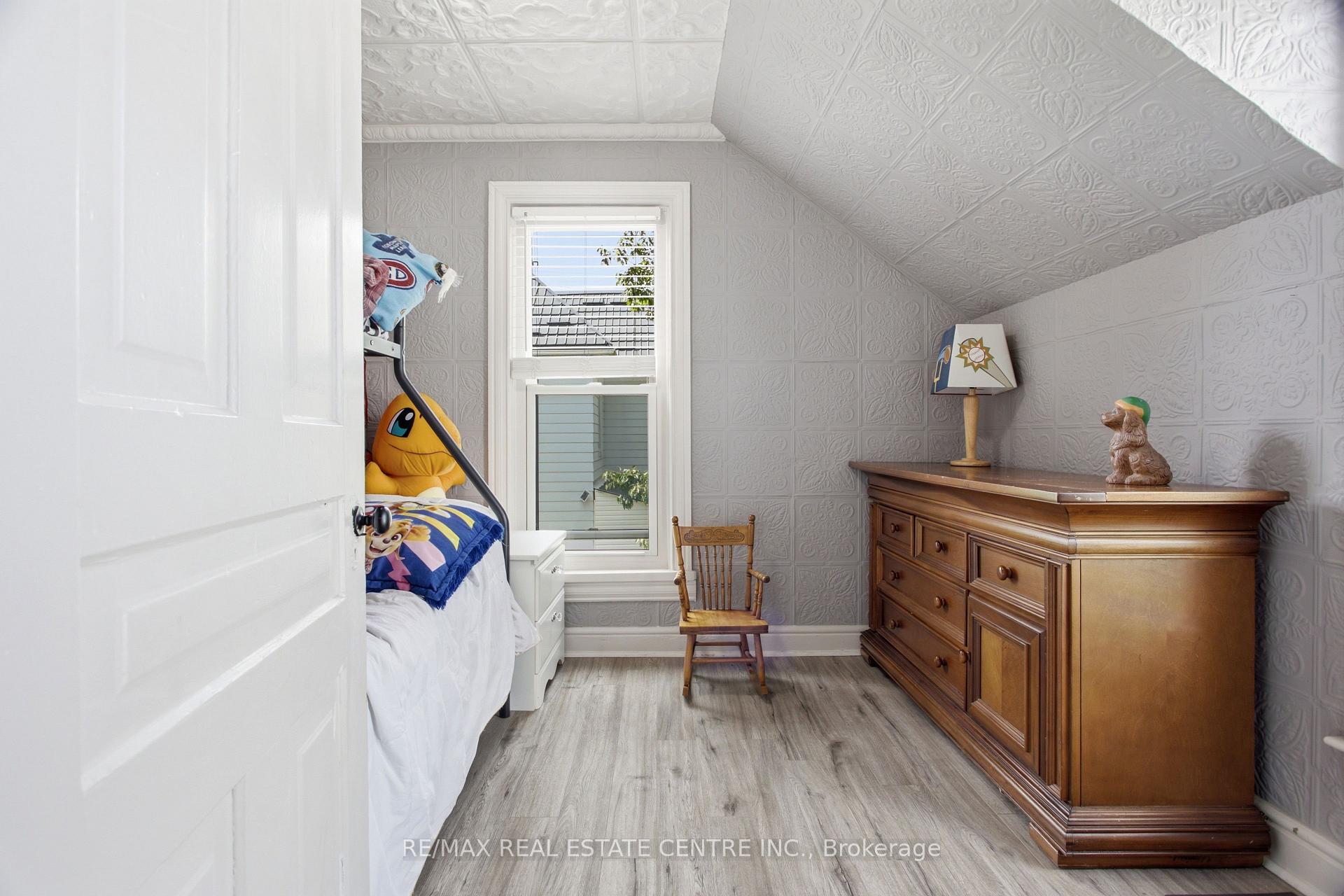 Photo 20 of 1108 Queenston Road, Cambridge, Preston South — HOMEH