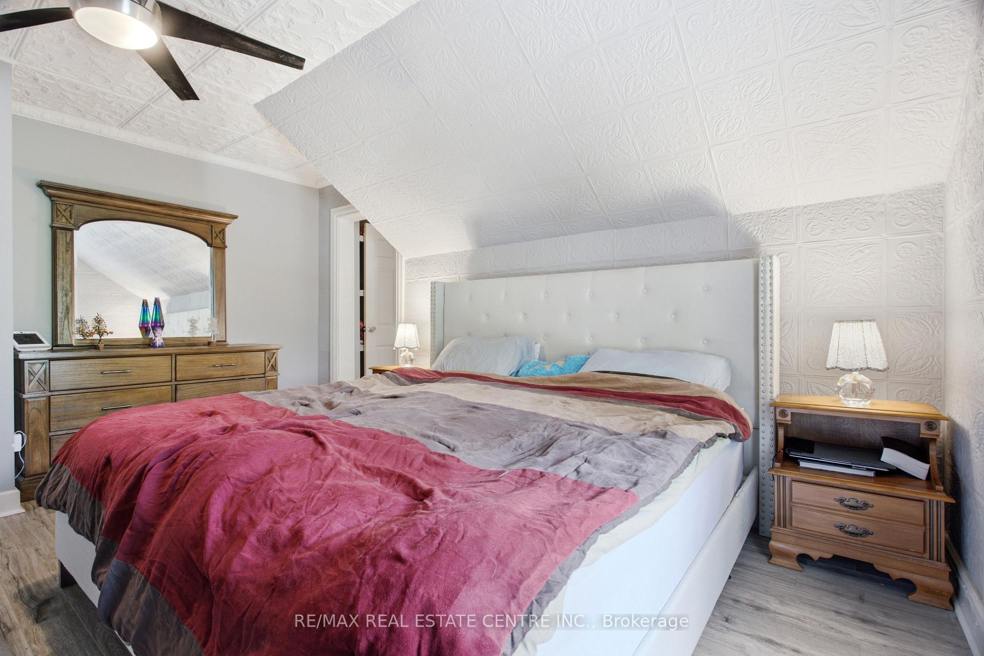 Photo 25 of 1108 Queenston Road, Cambridge, Preston South — HOMEH