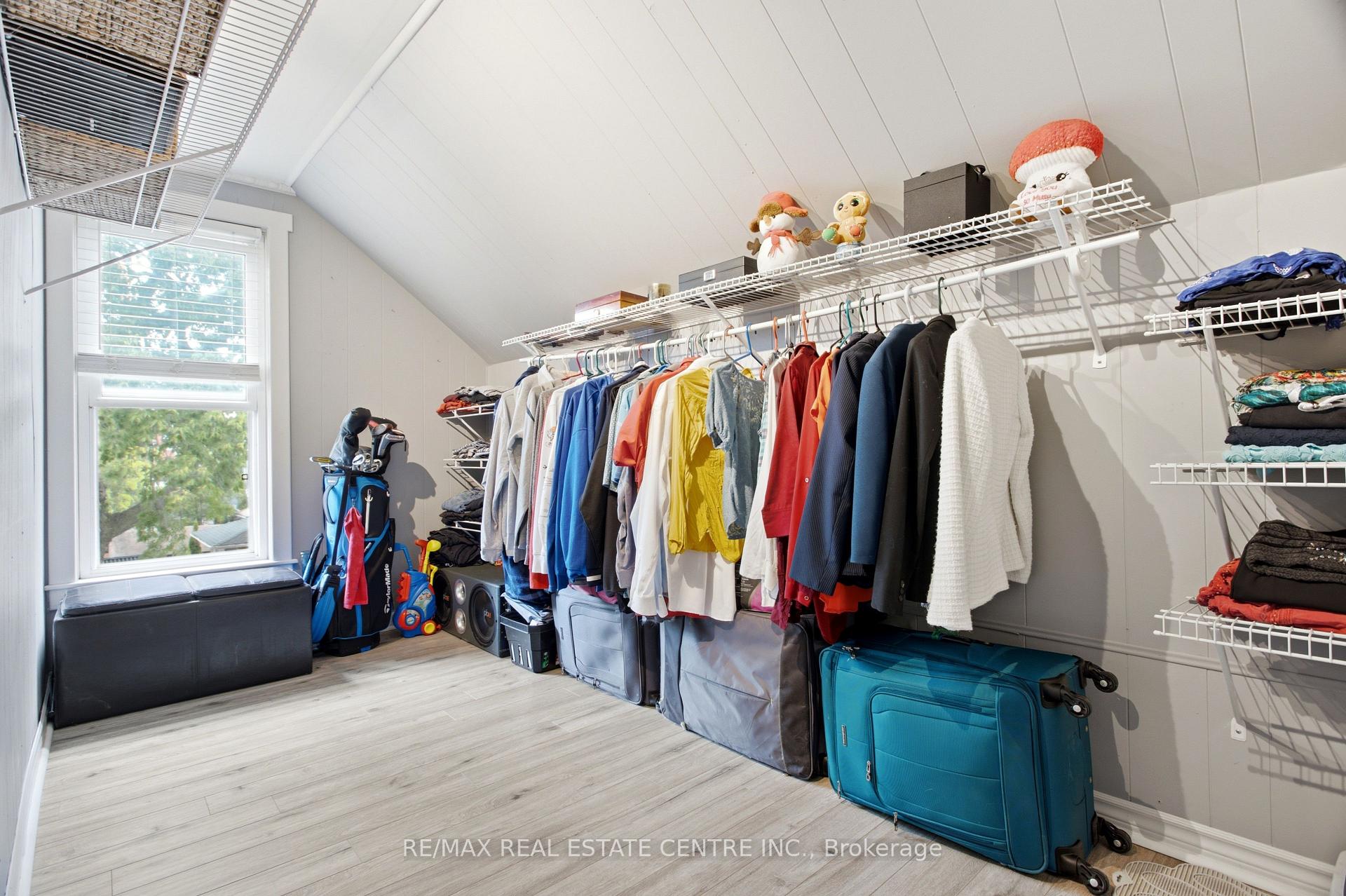 Photo 27 of 1108 Queenston Road, Cambridge, Preston South — HOMEH