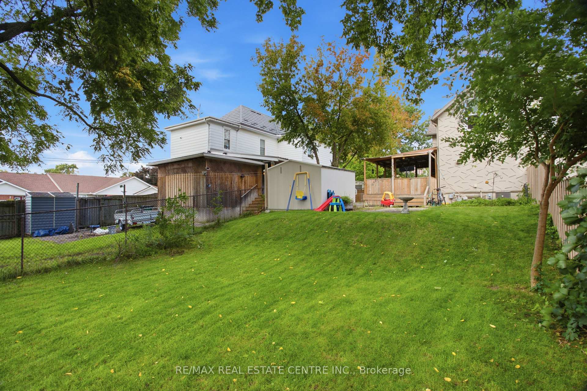 Photo 34 of 1108 Queenston Road, Cambridge, Preston South — HOMEH
