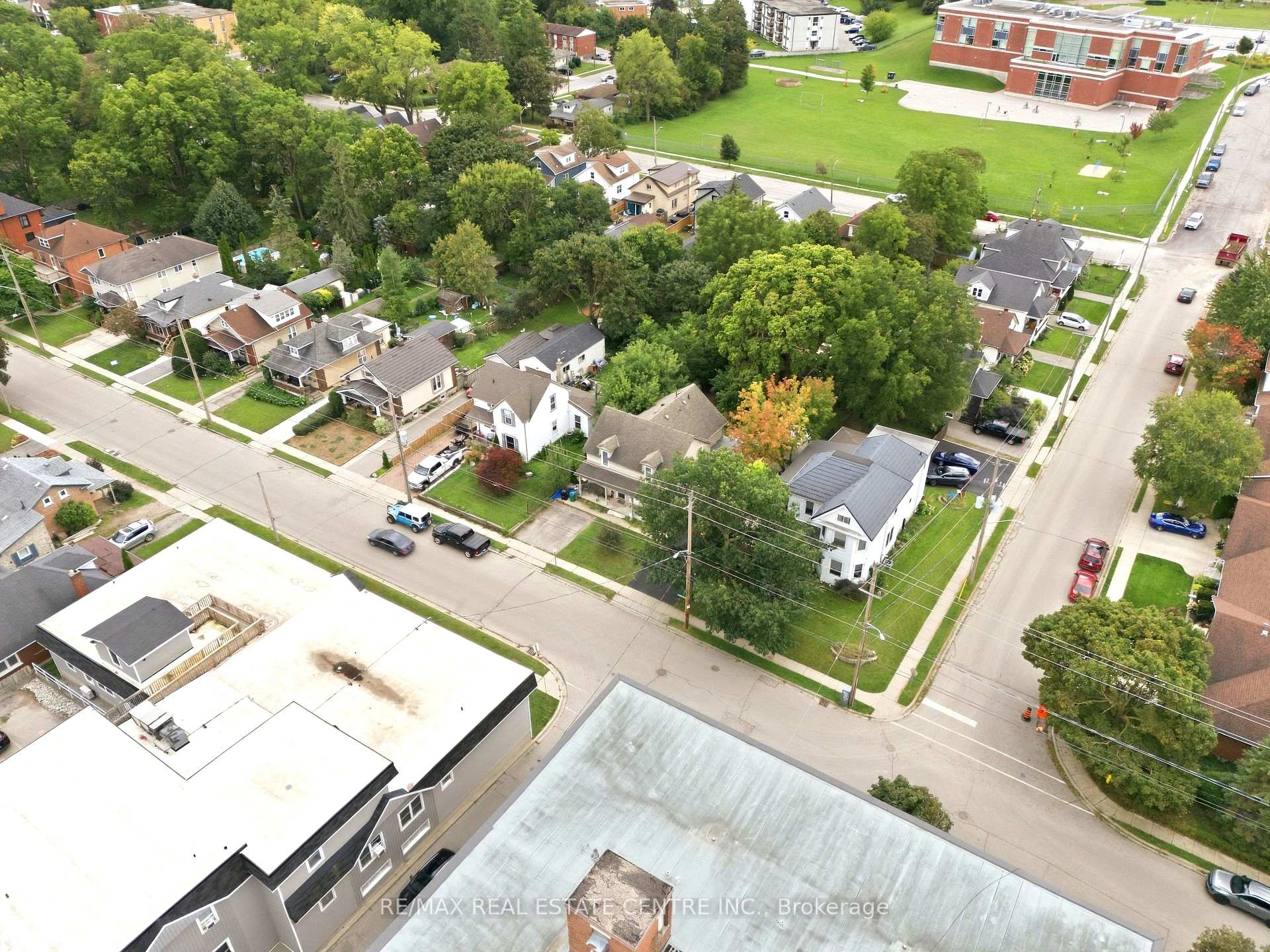 Photo 43 of 1108 Queenston Road, Cambridge, Preston South — HOMEH