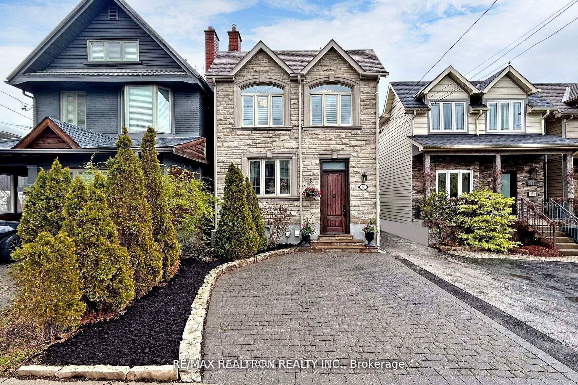 Photo 2 of 183 Blantyre Avenue, Scarborough, Birchcliffe-Cliffside — HOMEH