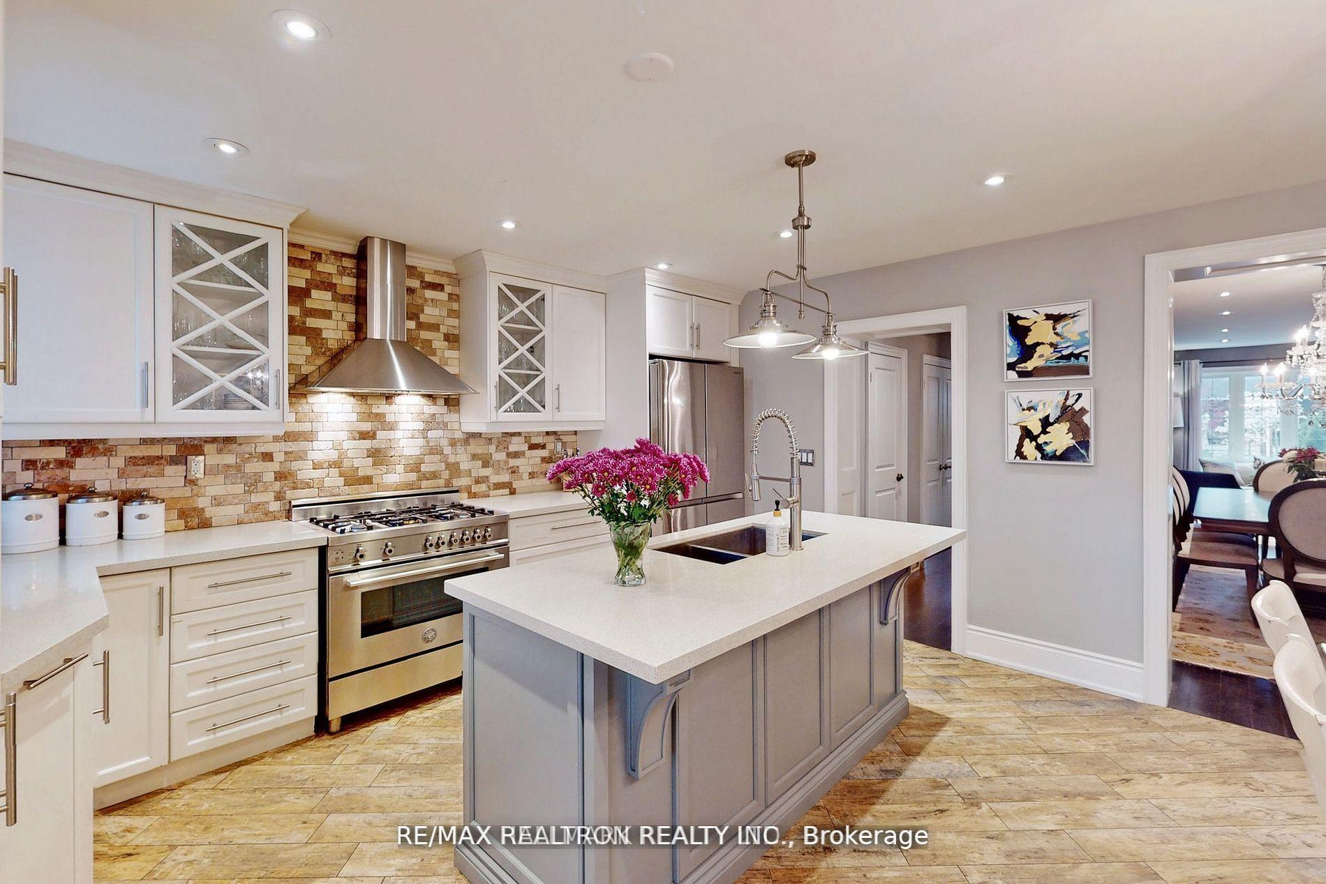 Photo 11 of 183 Blantyre Avenue, Scarborough, Birchcliffe-Cliffside — HOMEH