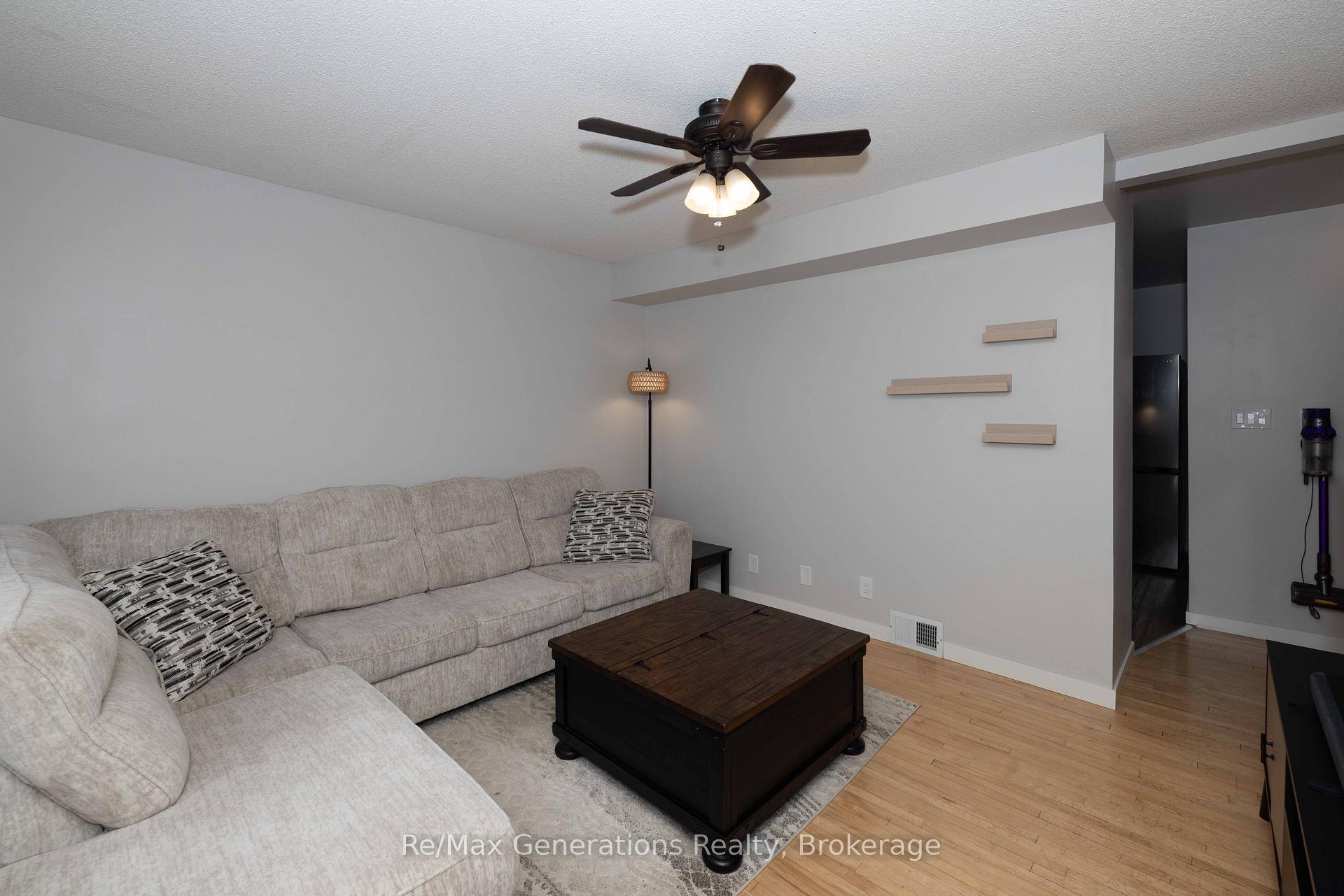 Photo 3 of 559 Empire Avenue E, Thunder Bay, Westfort — HOMEH