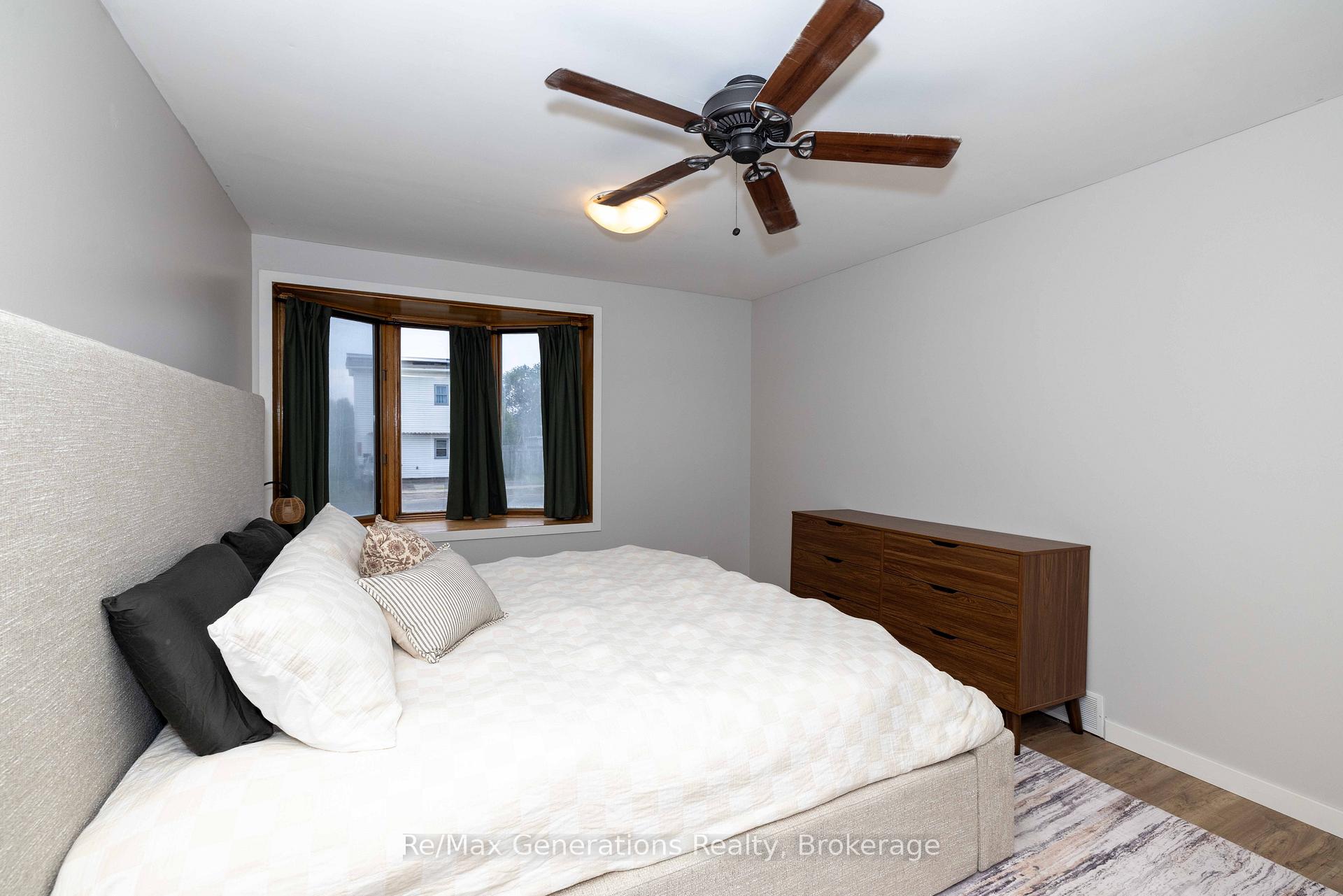 Photo 9 of 559 Empire Avenue E, Thunder Bay, Westfort — HOMEH