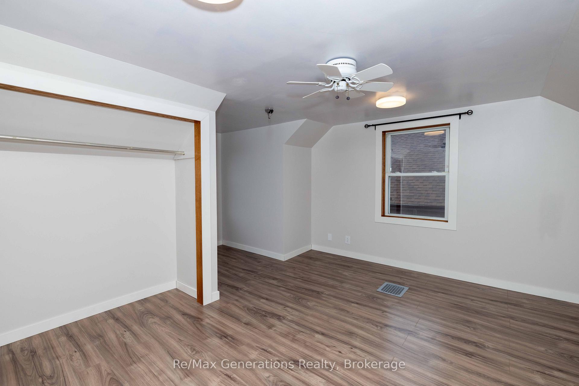 Photo 11 of 559 Empire Avenue E, Thunder Bay, Westfort — HOMEH
