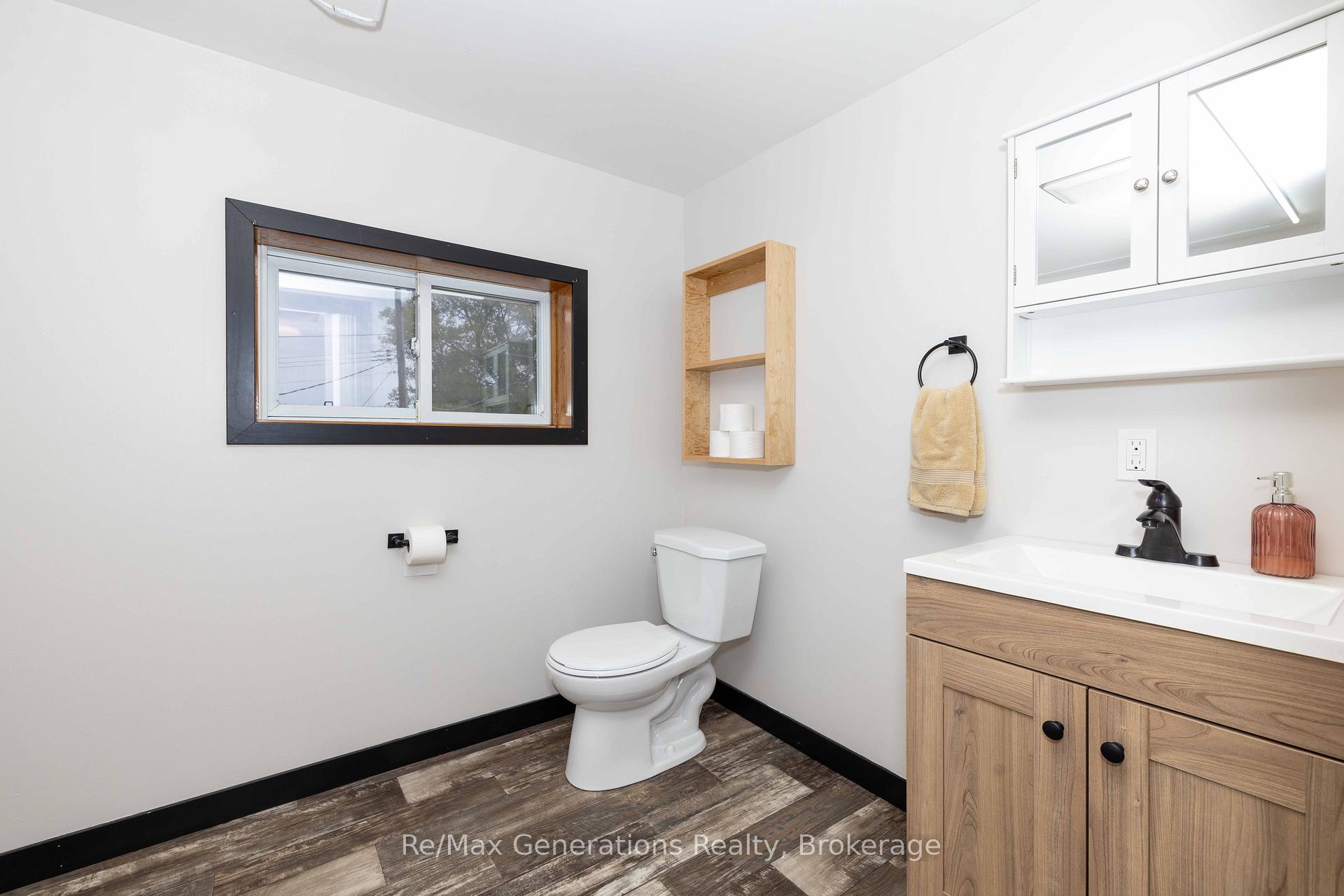 Photo 13 of 559 Empire Avenue E, Thunder Bay, Westfort — HOMEH