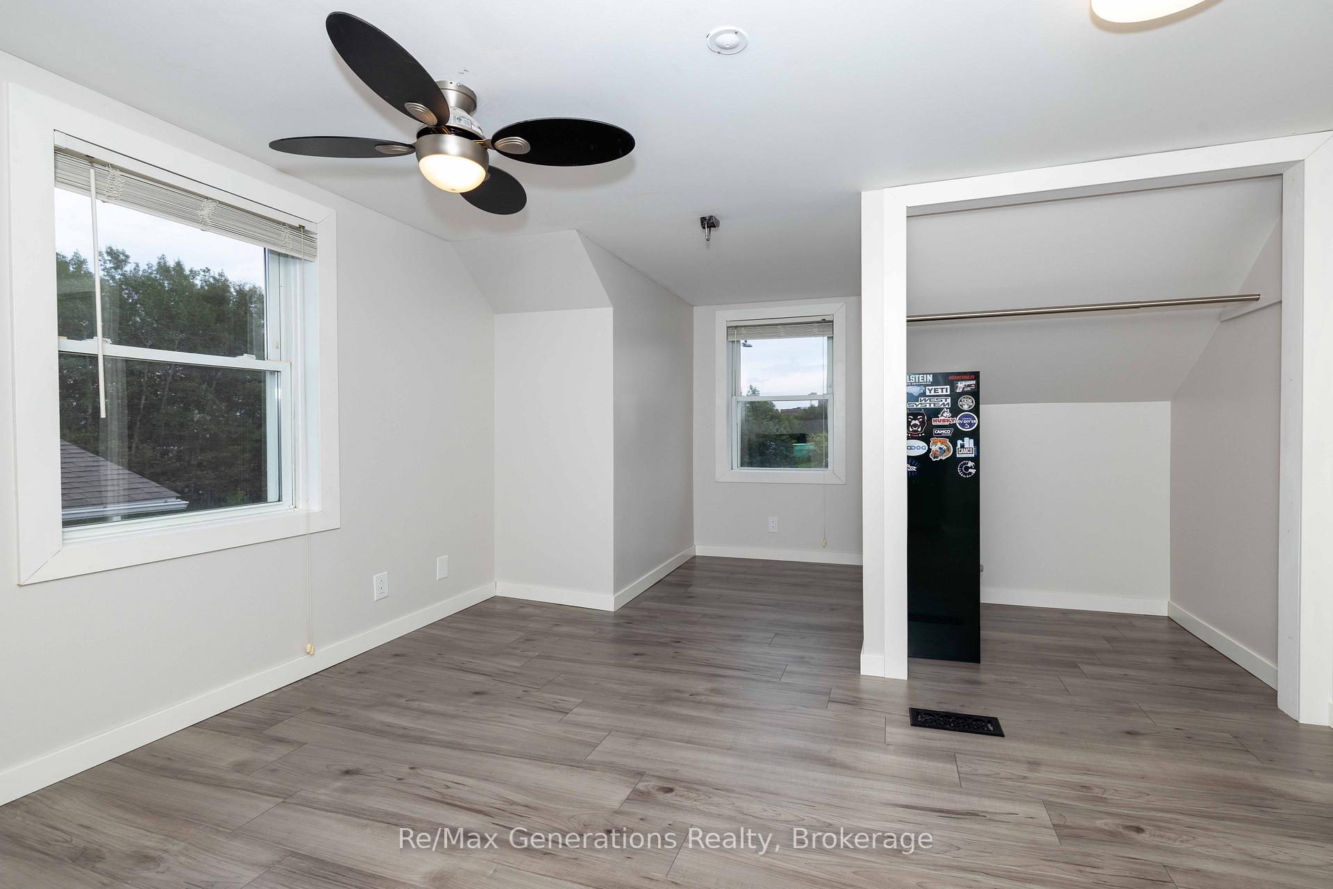 Photo 15 of 559 Empire Avenue E, Thunder Bay, Westfort — HOMEH