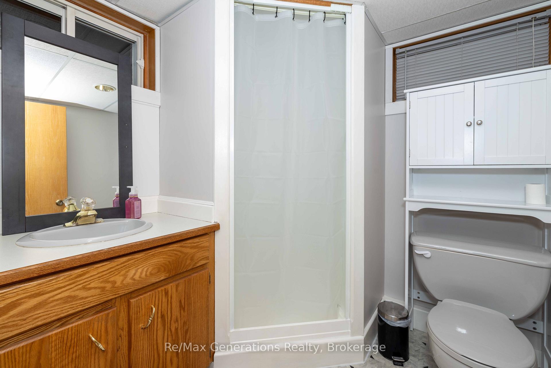 Photo 17 of 559 Empire Avenue E, Thunder Bay, Westfort — HOMEH