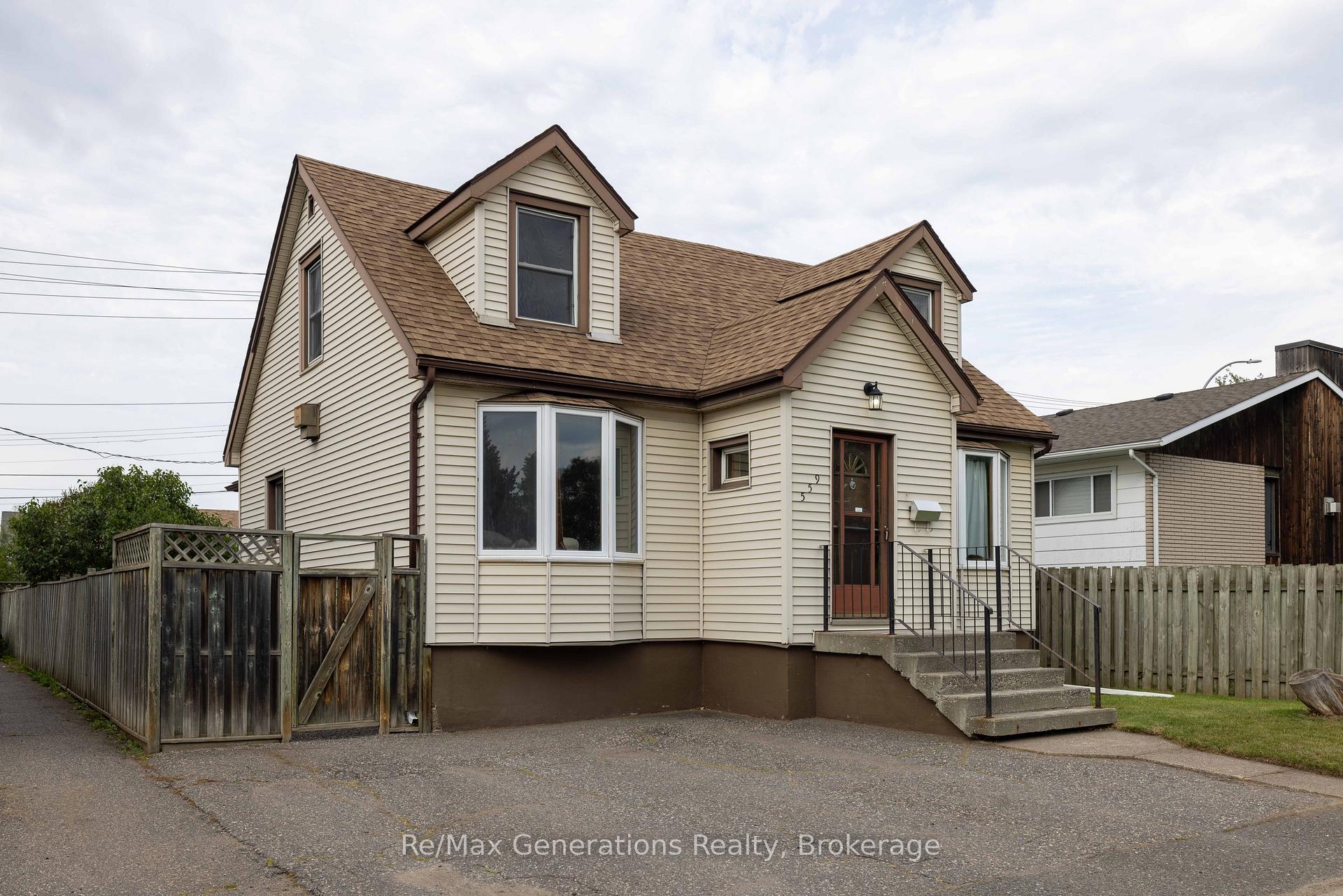 Photo 25 of 559 Empire Avenue E, Thunder Bay, Westfort — HOMEH