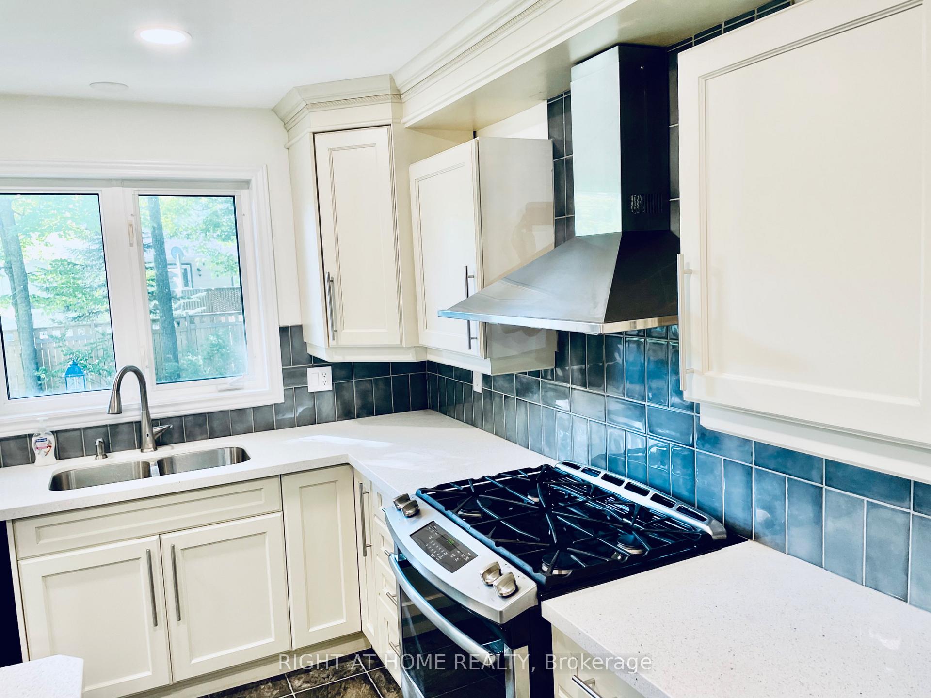 Photo 12 of 6 Beechcroft Circle, Barrie, Cundles East — HOMEH