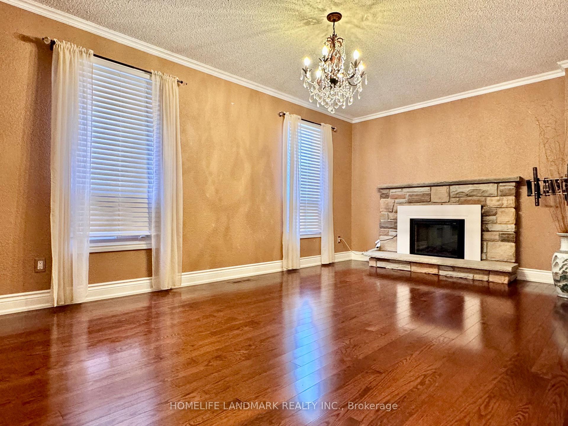 Photo 6 of 1049 Wetherby Lane E, Mississauga, Rathwood — HOMEH