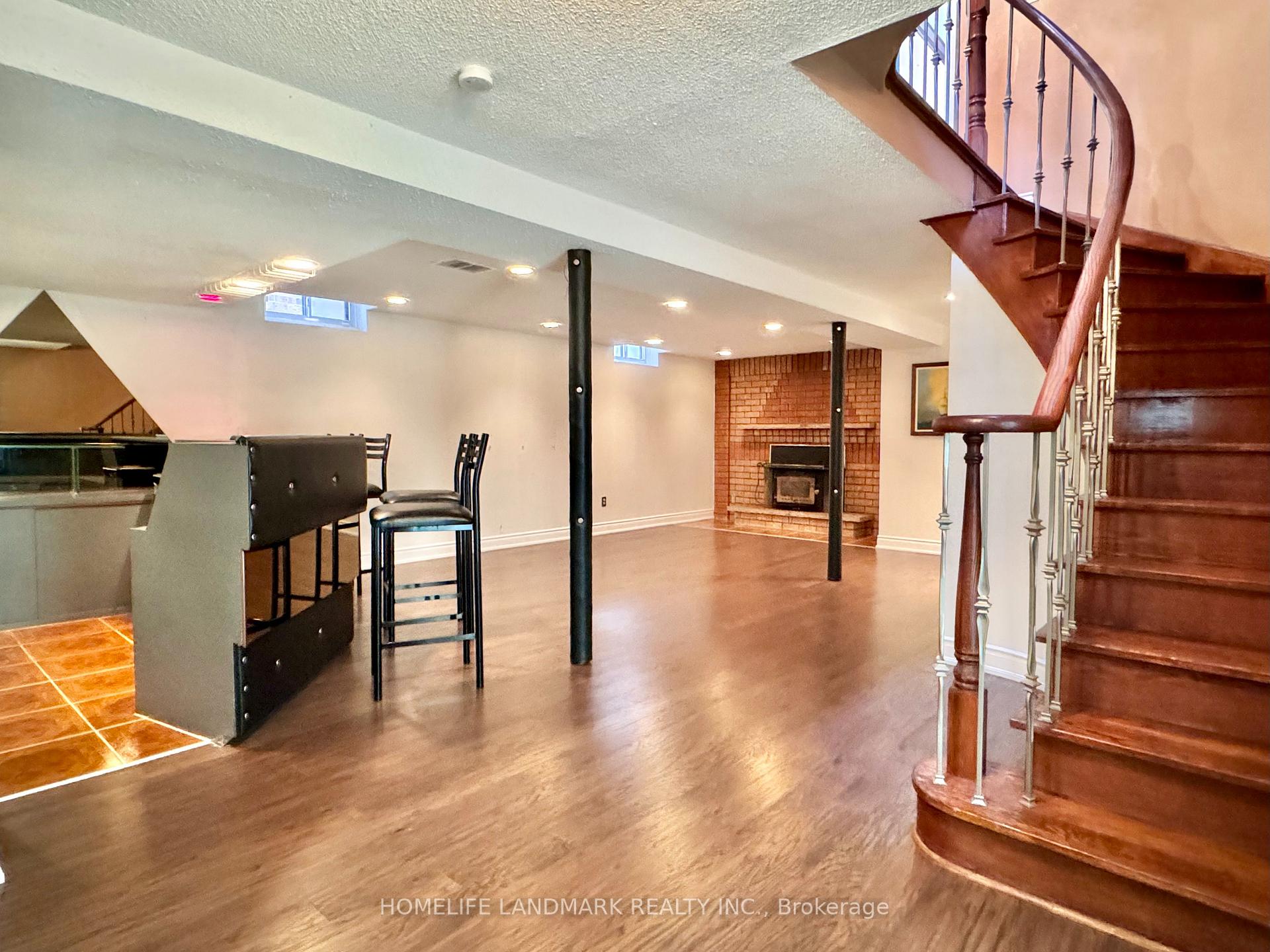 Photo 10 of 1049 Wetherby Lane E, Mississauga, Rathwood — HOMEH