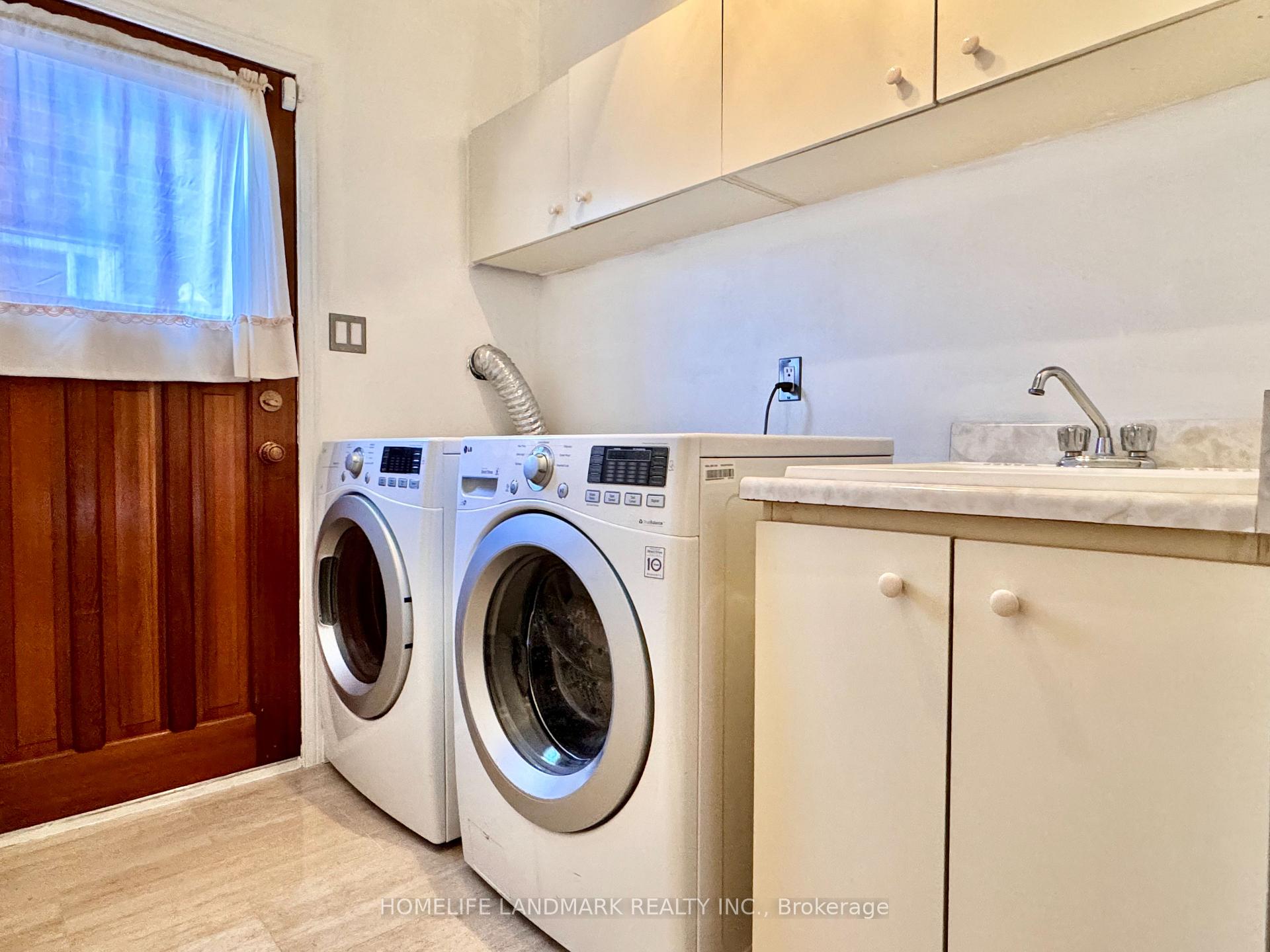 Photo 11 of 1049 Wetherby Lane E, Mississauga, Rathwood — HOMEH