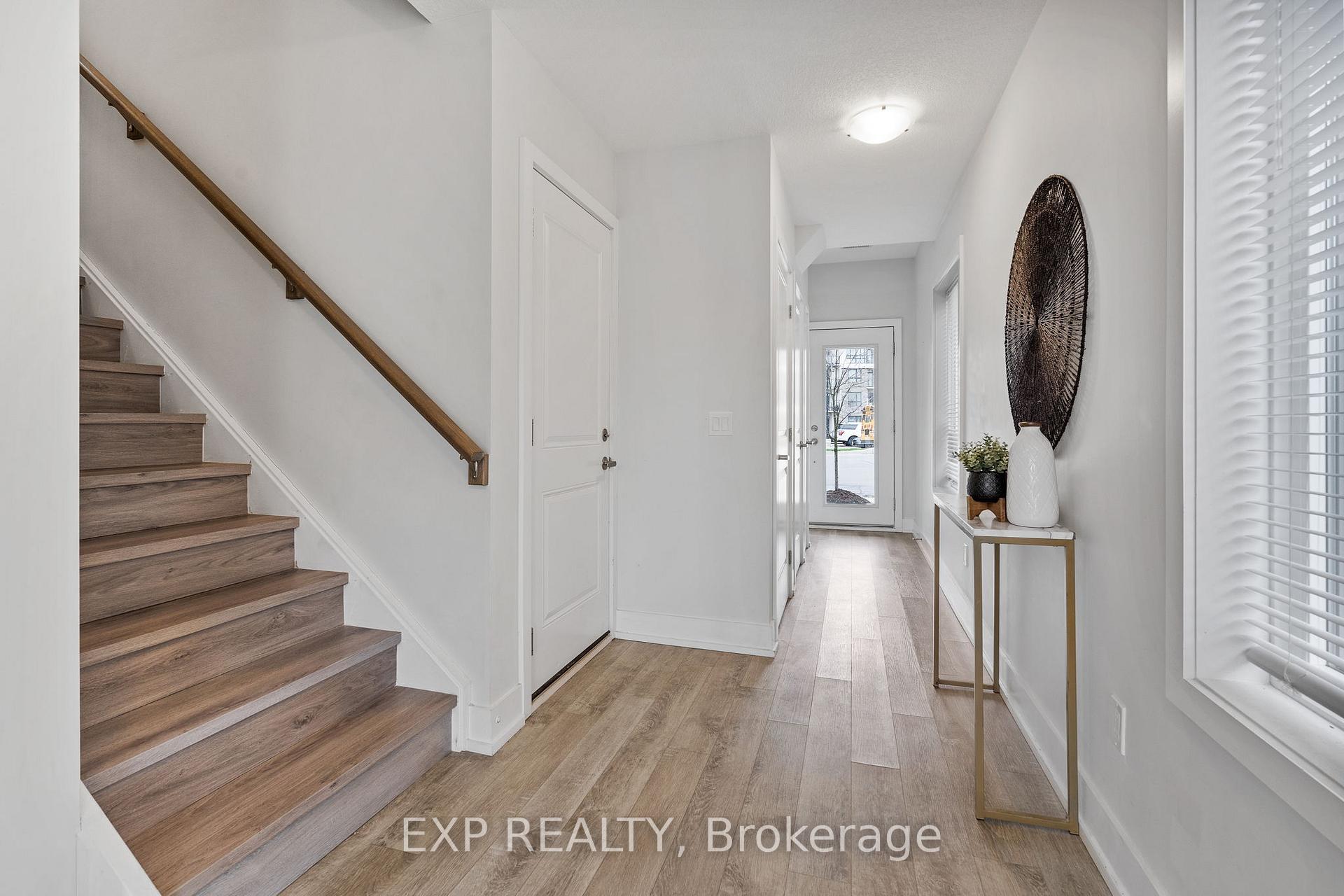 Photo 4 of Unit 6, 115 Shoreview Place, Hamilton, Lakeshore — HOMEH