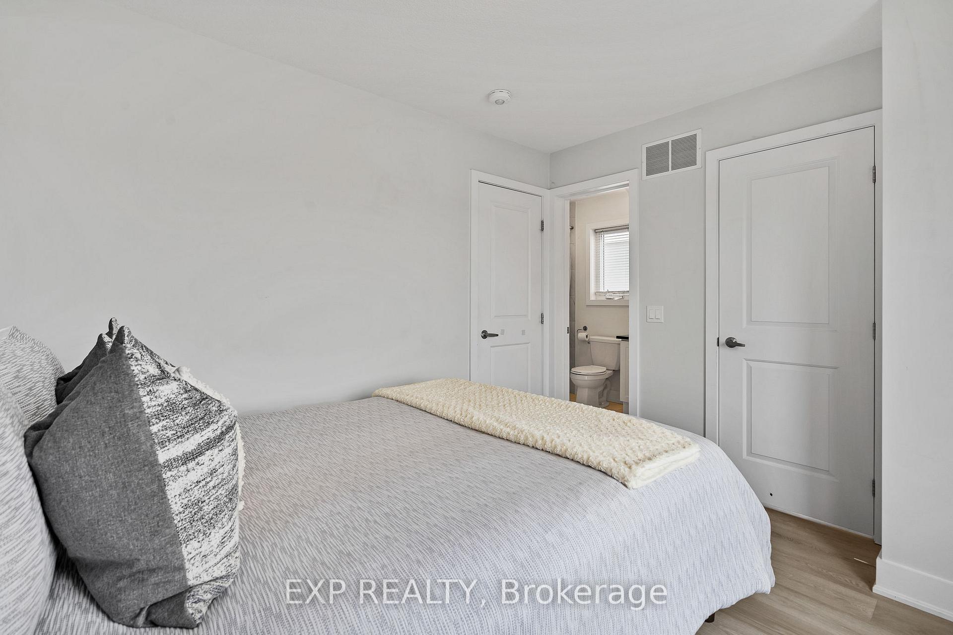 Photo 21 of Unit 6, 115 Shoreview Place, Hamilton, Lakeshore — HOMEH