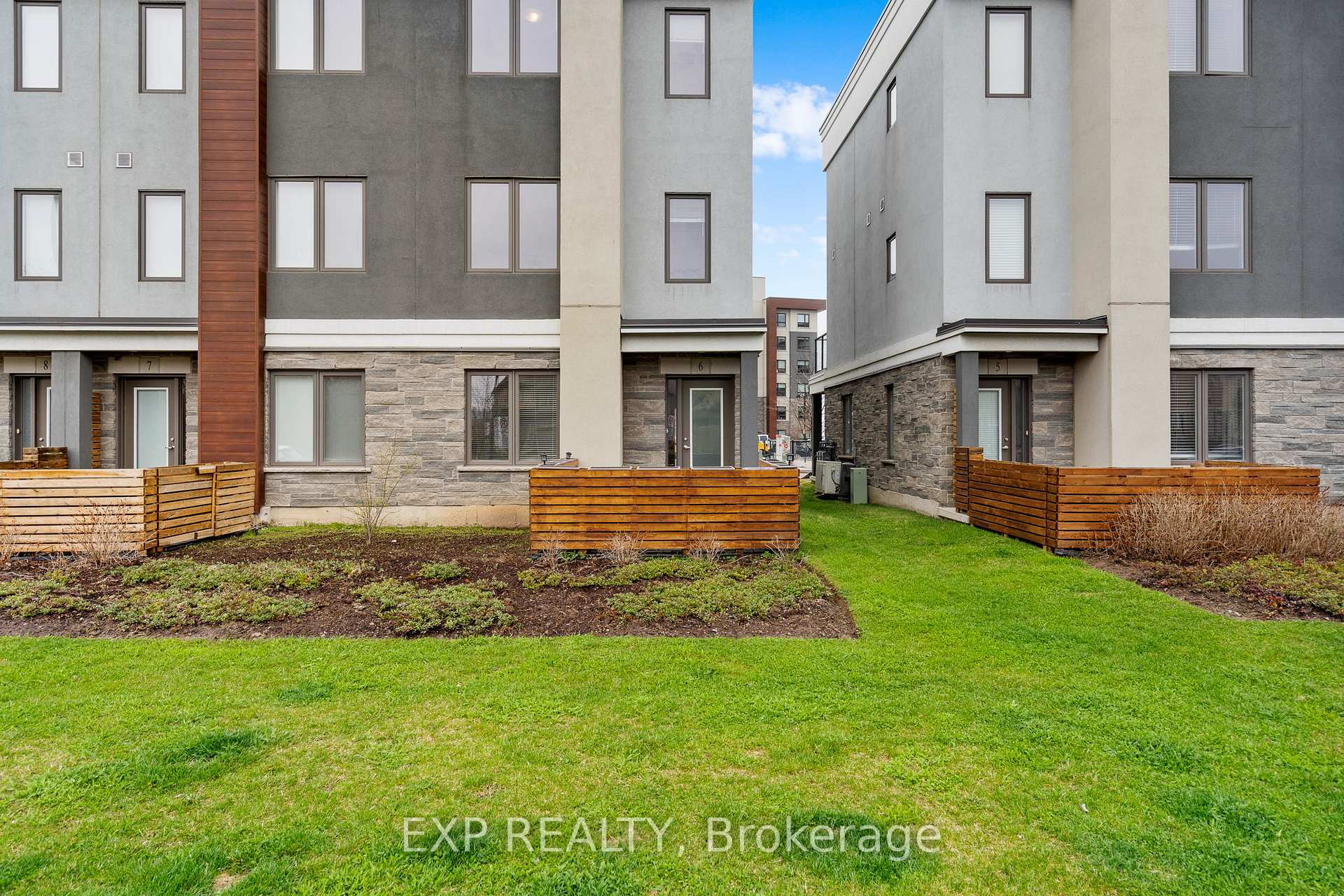 Photo 26 of Unit 6, 115 Shoreview Place, Hamilton, Lakeshore — HOMEH