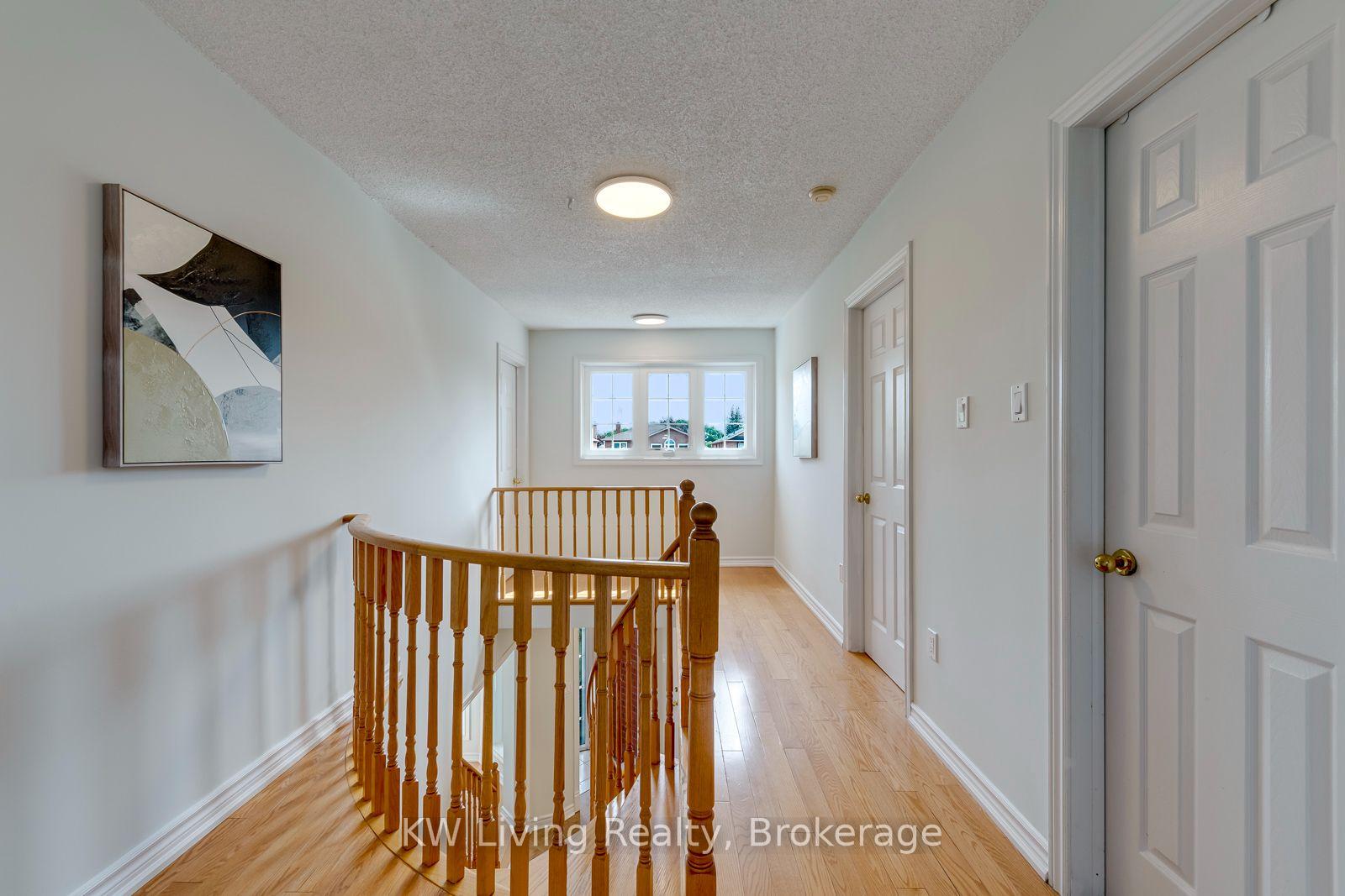 Photo 32 of 531 Avonwick Avenue, Mississauga, Hurontario — HOMEH