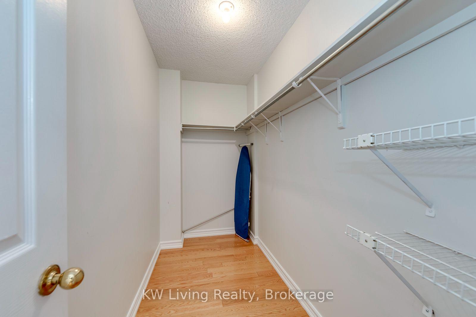 Photo 36 of 531 Avonwick Avenue, Mississauga, Hurontario — HOMEH