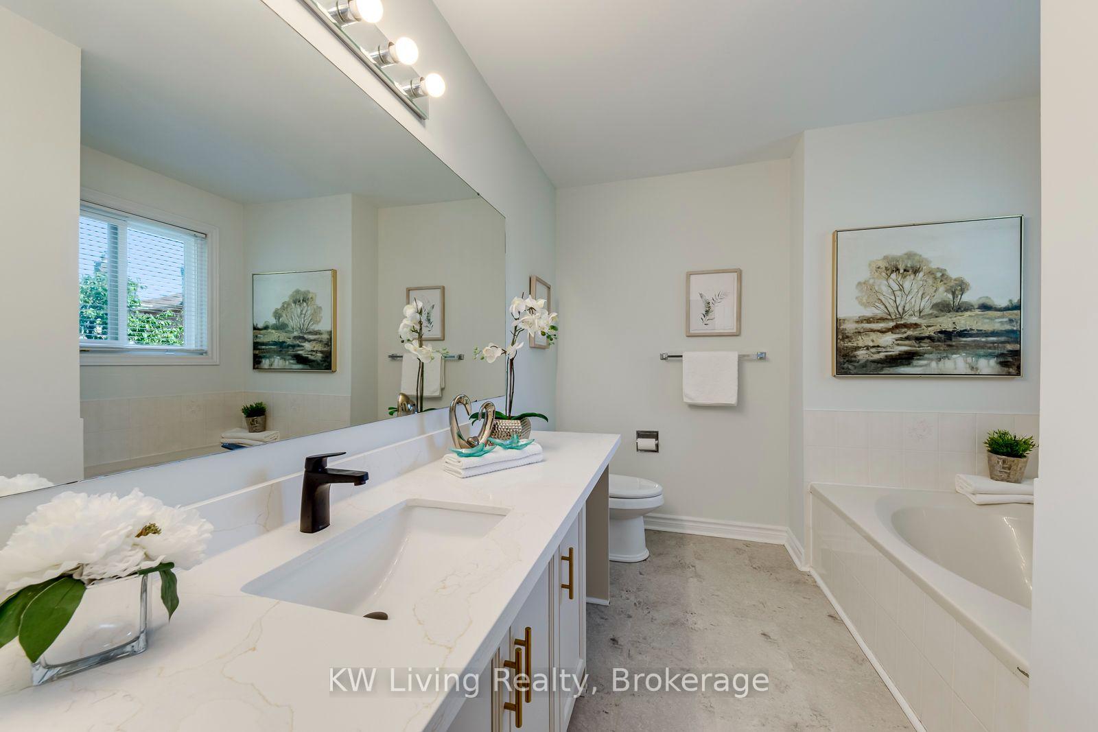 Photo 37 of 531 Avonwick Avenue, Mississauga, Hurontario — HOMEH