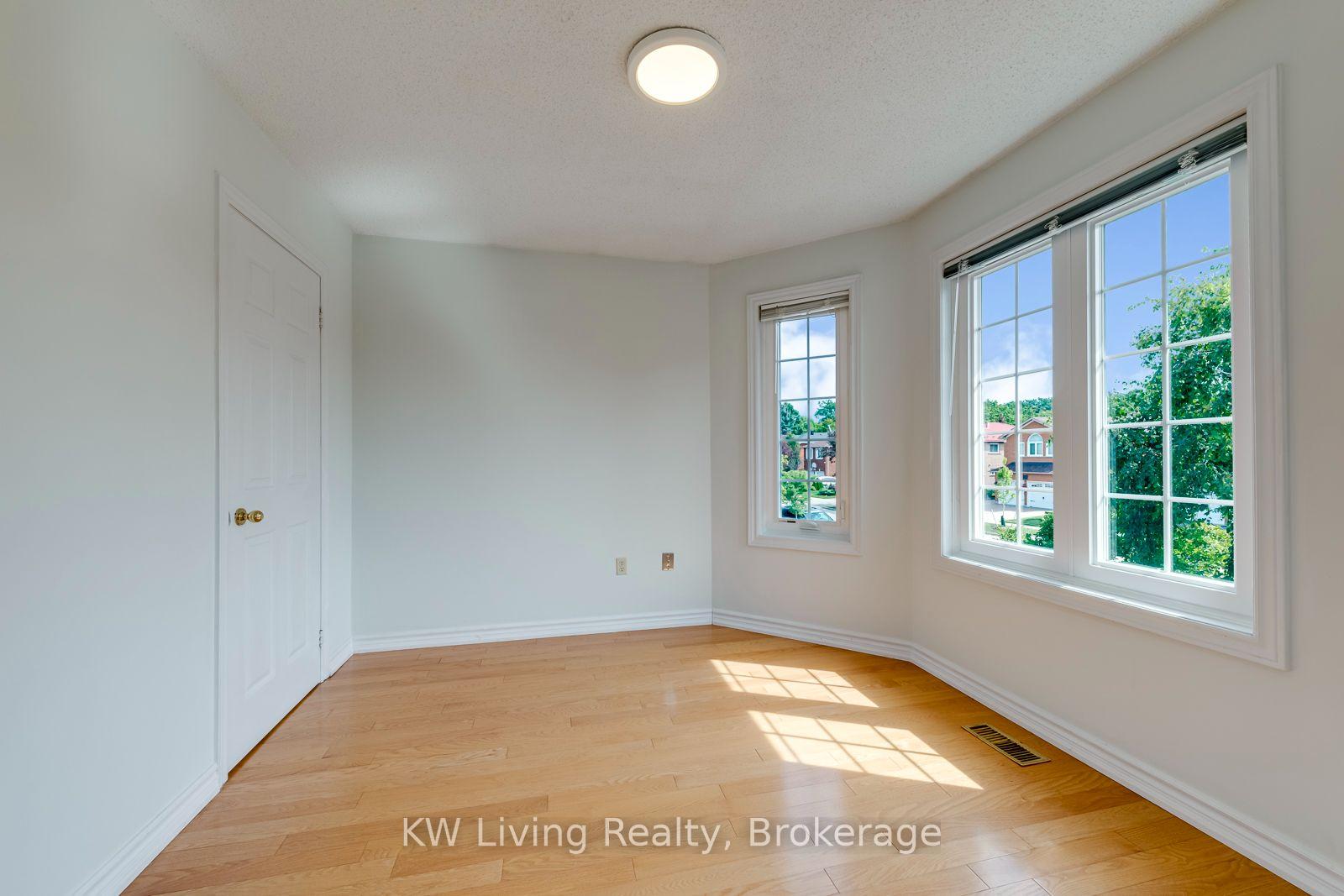 Photo 41 of 531 Avonwick Avenue, Mississauga, Hurontario — HOMEH