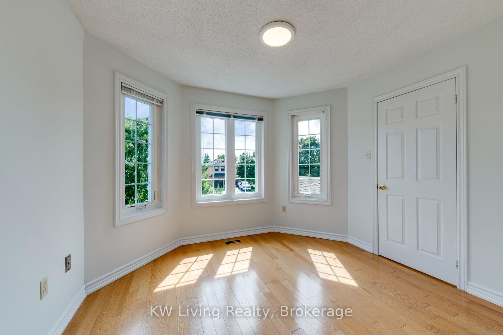 Photo 42 of 531 Avonwick Avenue, Mississauga, Hurontario — HOMEH