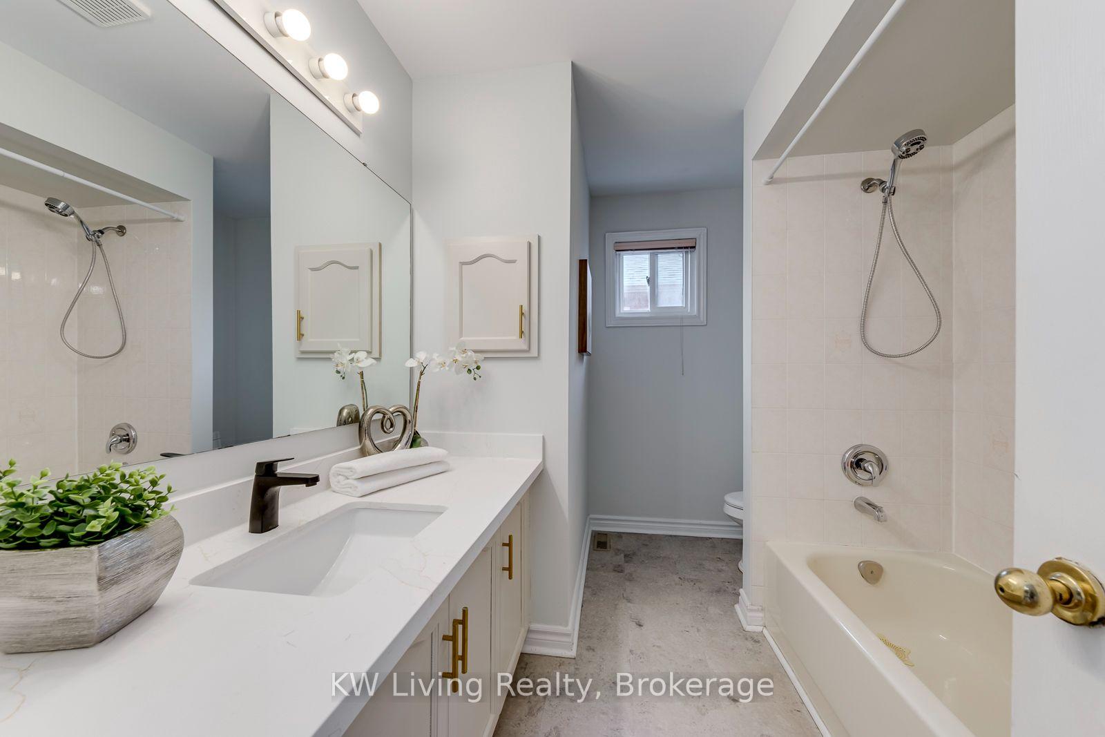 Photo 44 of 531 Avonwick Avenue, Mississauga, Hurontario — HOMEH