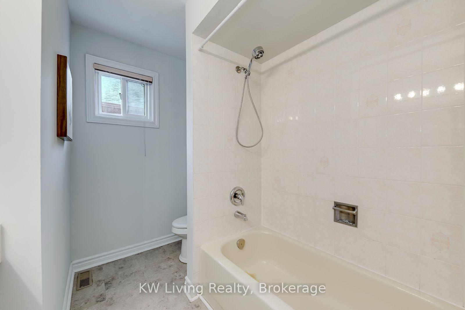 Photo 45 of 531 Avonwick Avenue, Mississauga, Hurontario — HOMEH