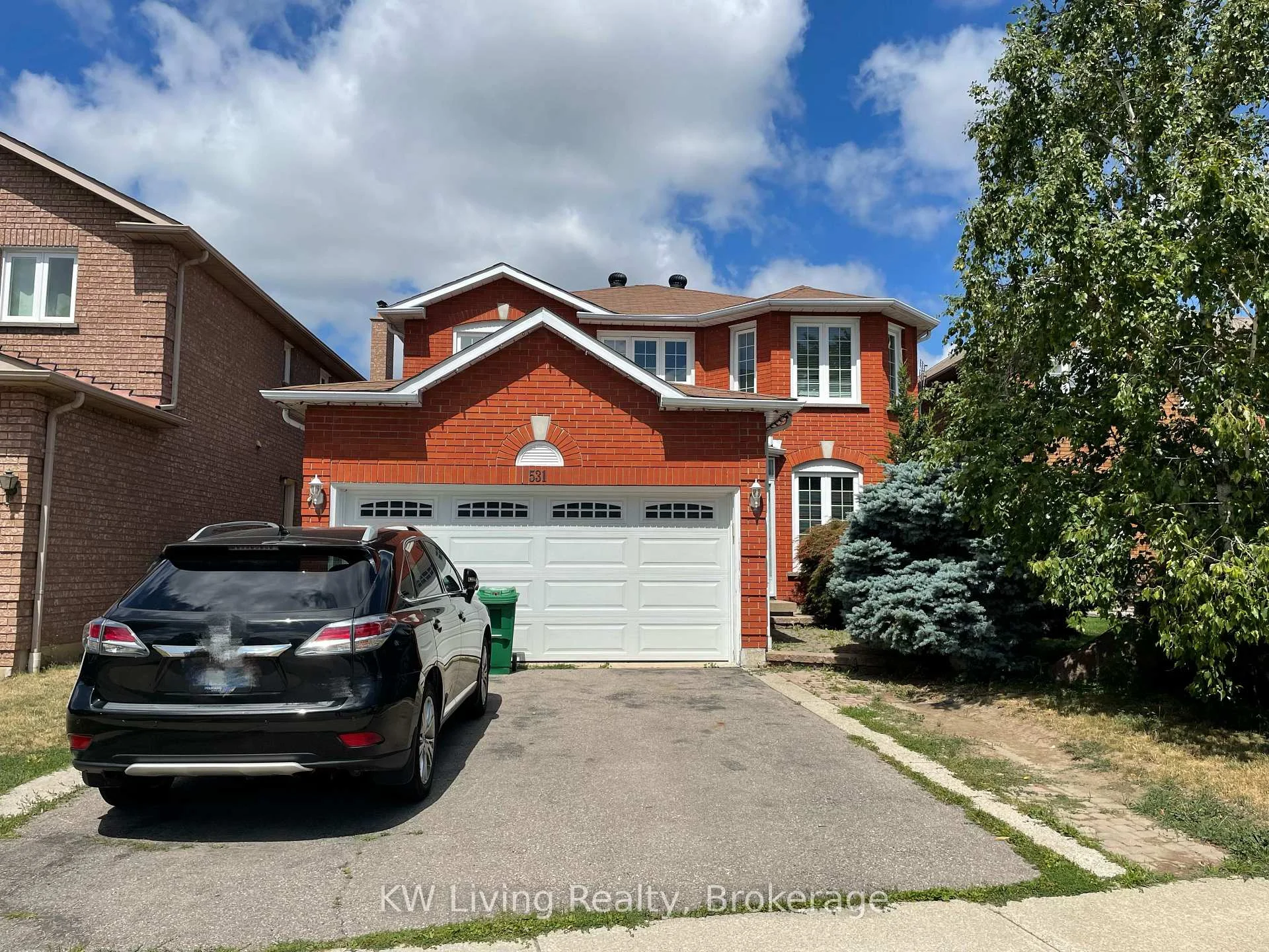Photo 2 of 531 Avonwick Avenue, Mississauga, Hurontario — HOMEH