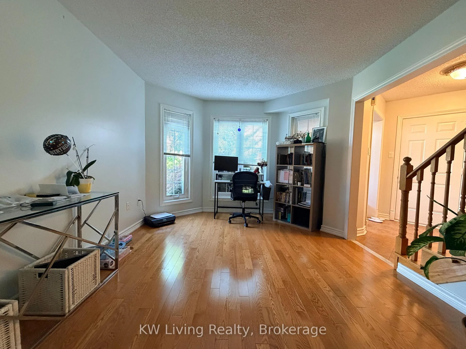 Photo 8 of 531 Avonwick Avenue, Mississauga, Hurontario — HOMEH