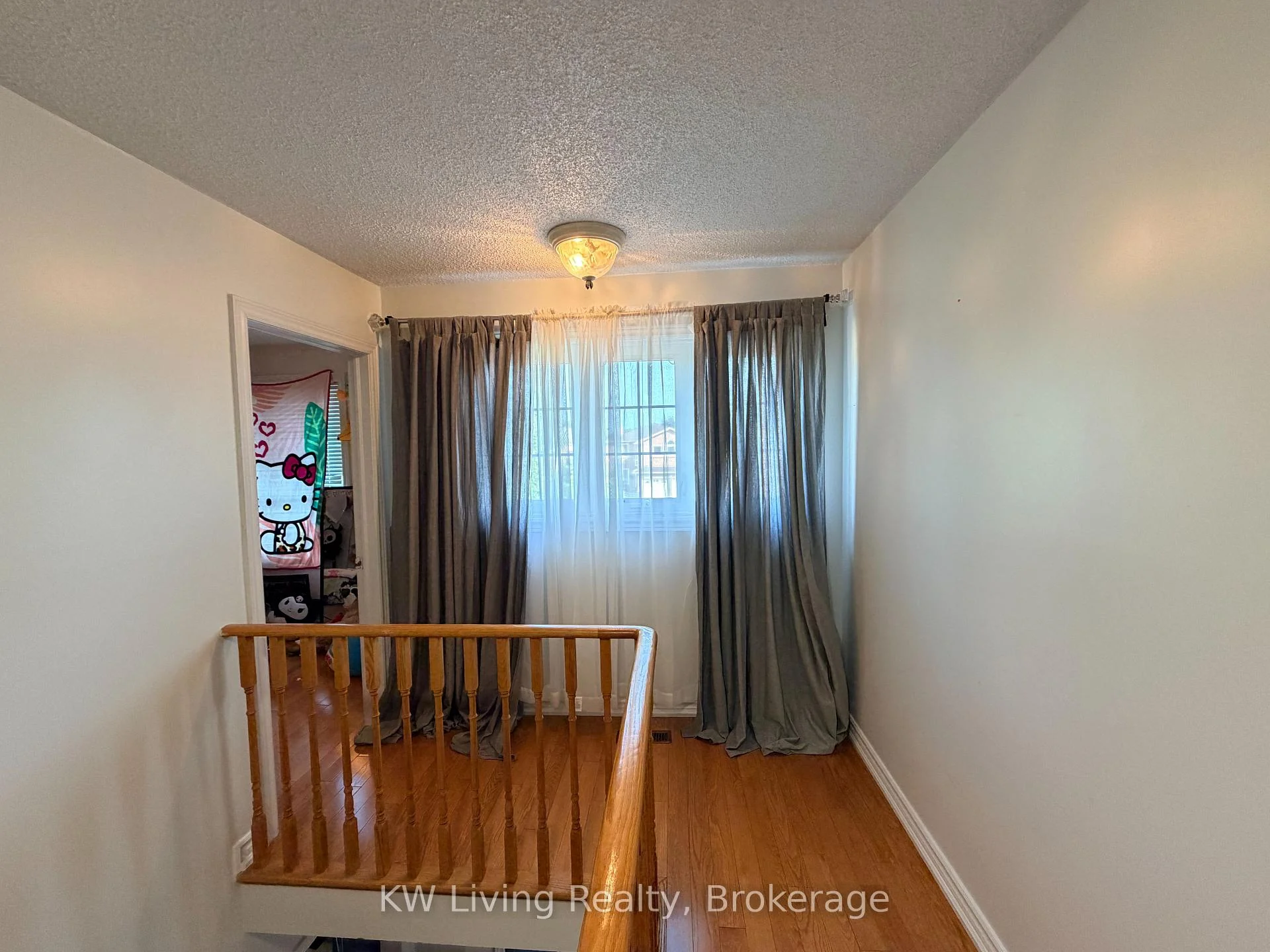 Photo 18 of 531 Avonwick Avenue, Mississauga, Hurontario — HOMEH