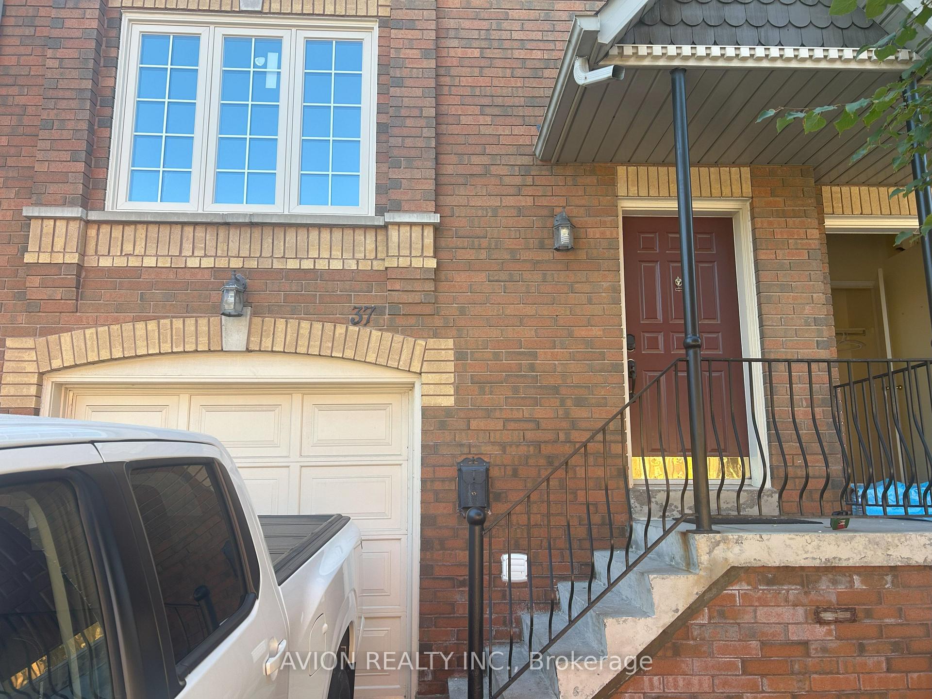 Photo 2 of Unit 37, 95 Weldrick Avenue, Richmond Hill, Observatory — HOMEH