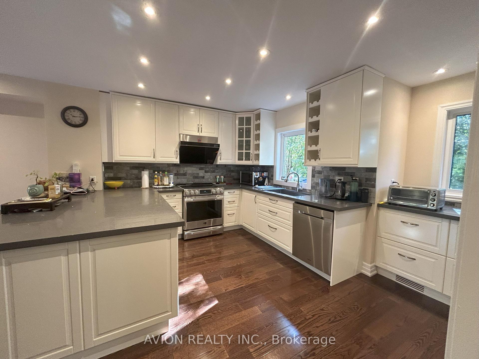 Photo 5 of Unit 37, 95 Weldrick Avenue, Richmond Hill, Observatory — HOMEH
