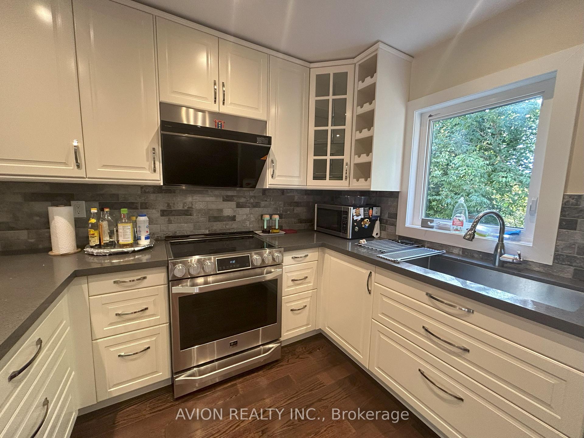 Photo 6 of Unit 37, 95 Weldrick Avenue, Richmond Hill, Observatory — HOMEH
