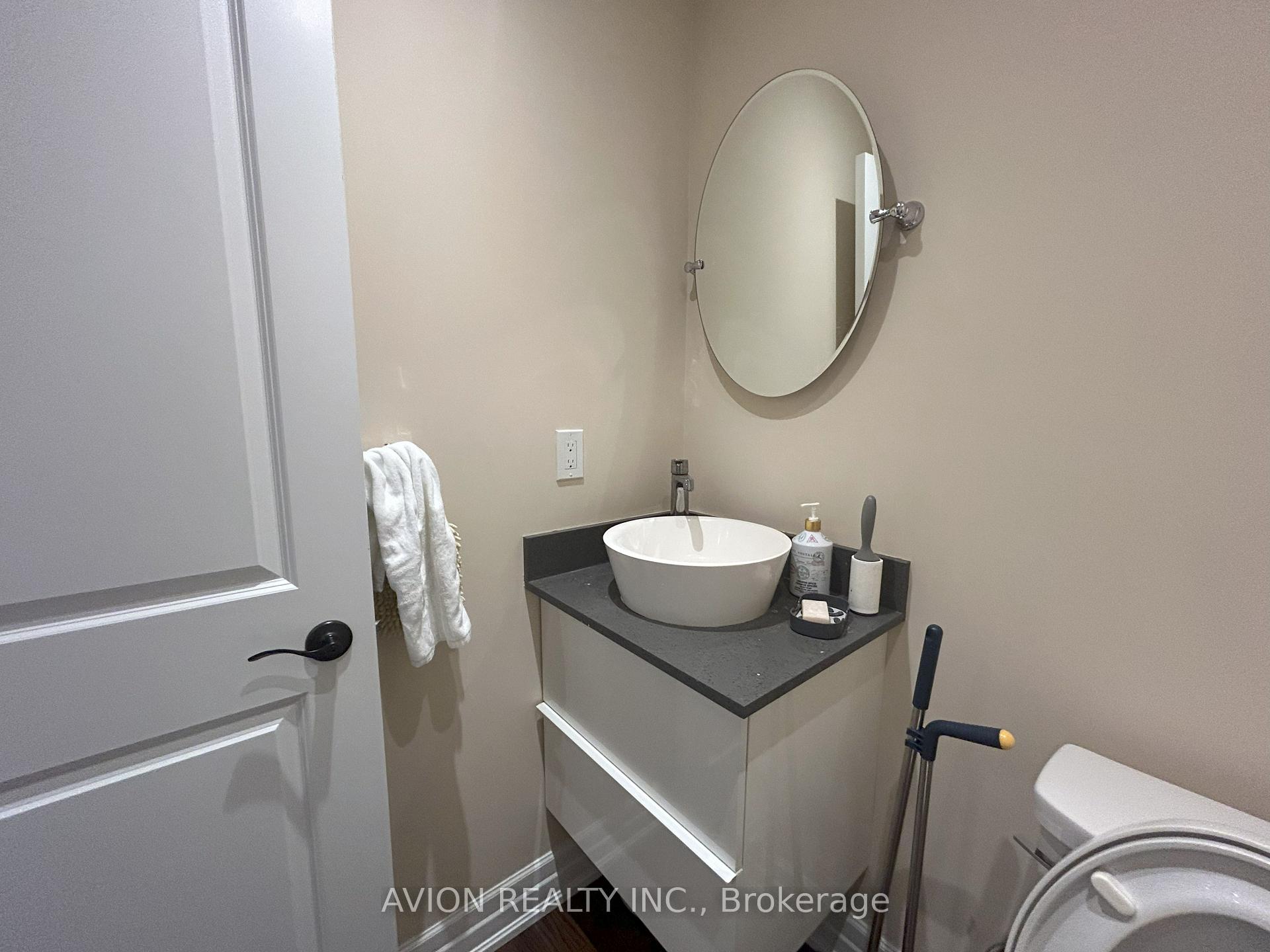 Photo 9 of Unit 37, 95 Weldrick Avenue, Richmond Hill, Observatory — HOMEH
