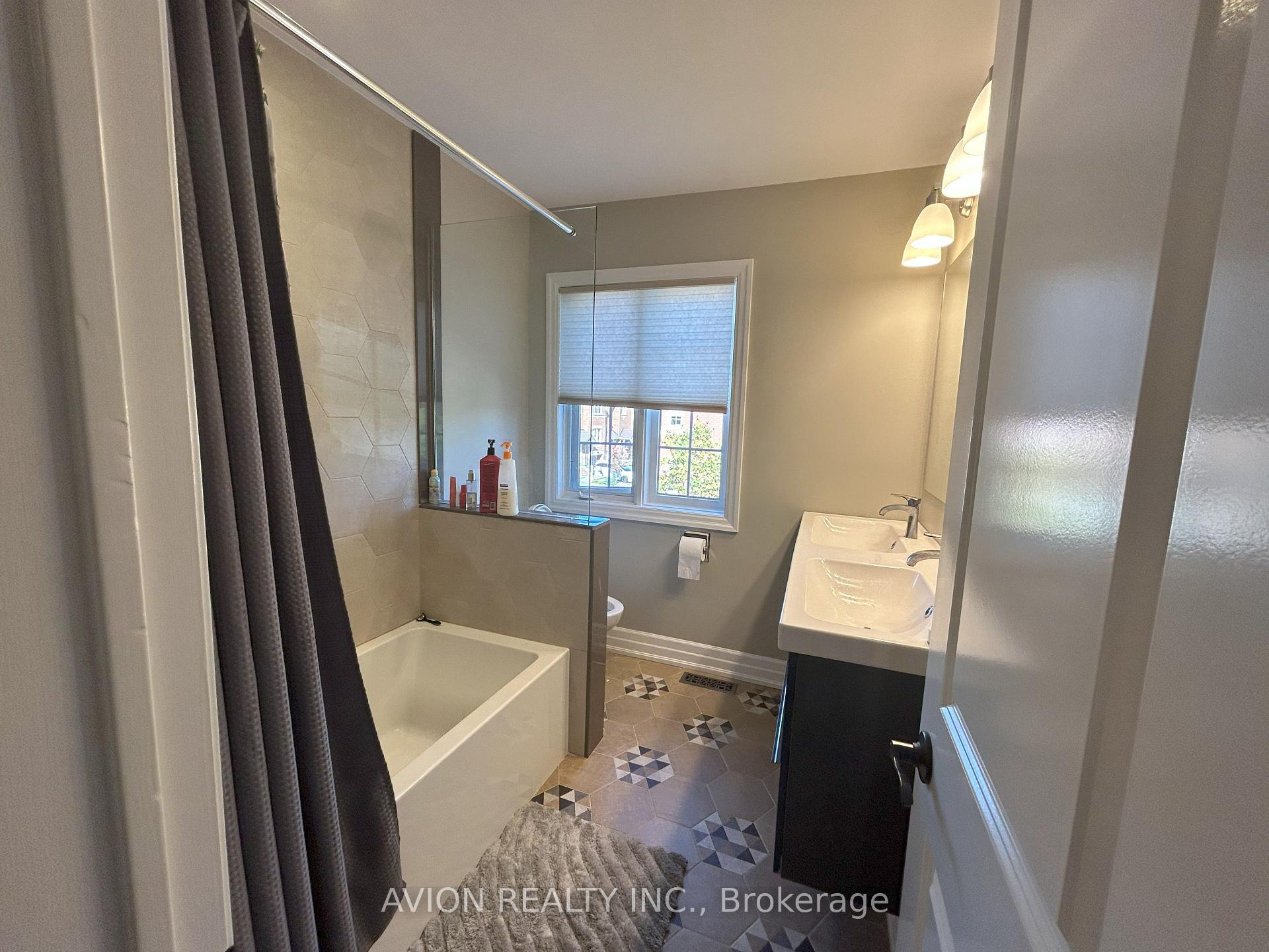 Photo 18 of Unit 37, 95 Weldrick Avenue, Richmond Hill, Observatory — HOMEH