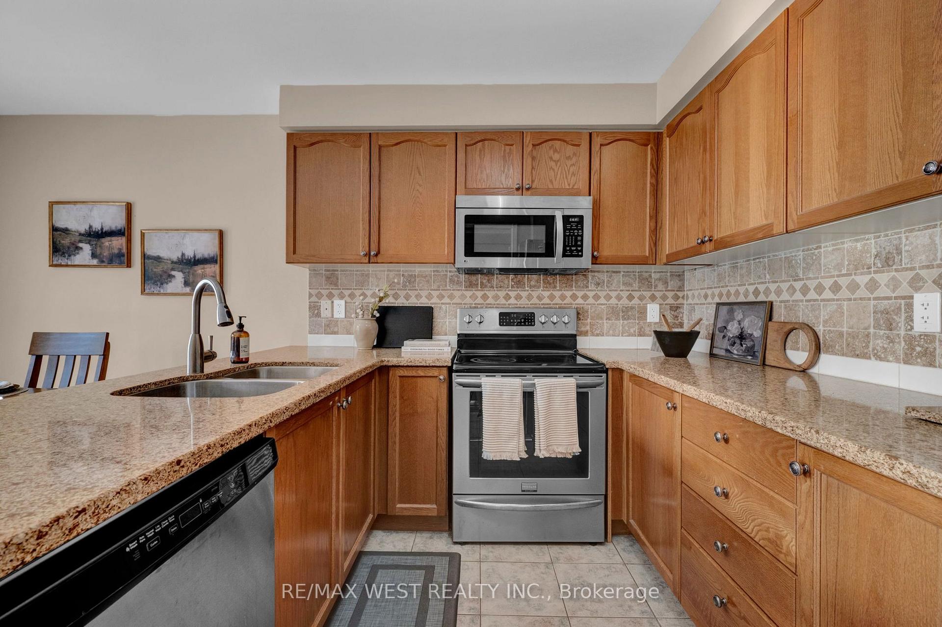 Photo 11 of 1210 Meath Drive, Oshawa, Pinecrest — HOMEH