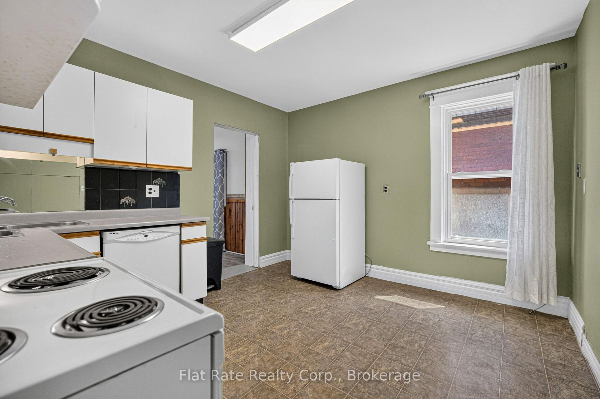 Photo 7 of 660 George Street N, Peterborough, Town Ward 3 — HOMEH