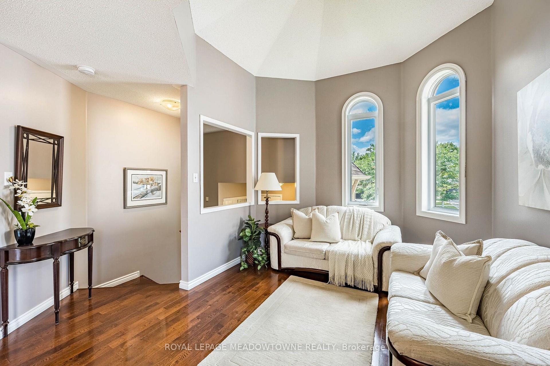 Photo 6 of 89 Standish Street, Halton Hills, Georgetown — HOMEH