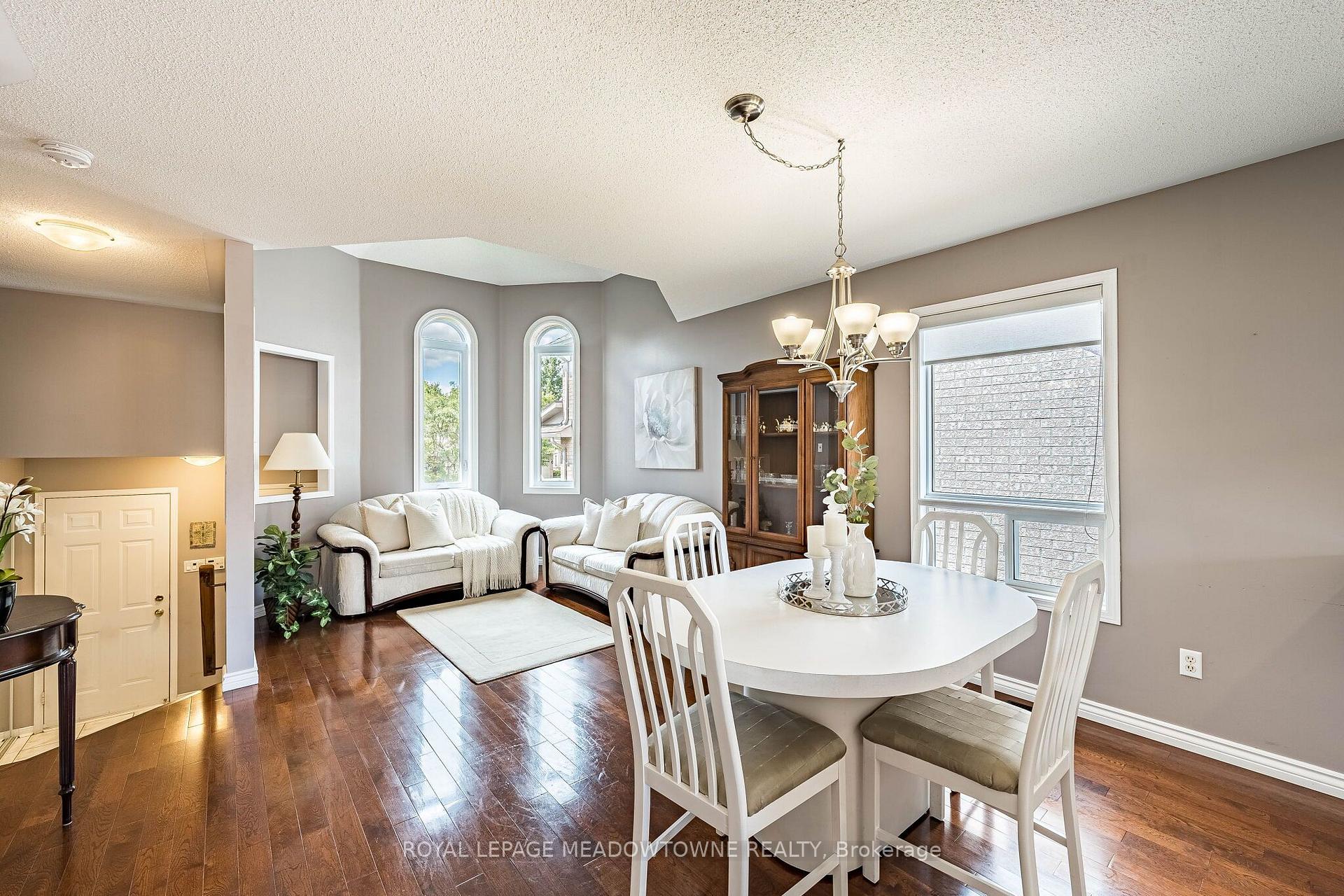 Photo 7 of 89 Standish Street, Halton Hills, Georgetown — HOMEH