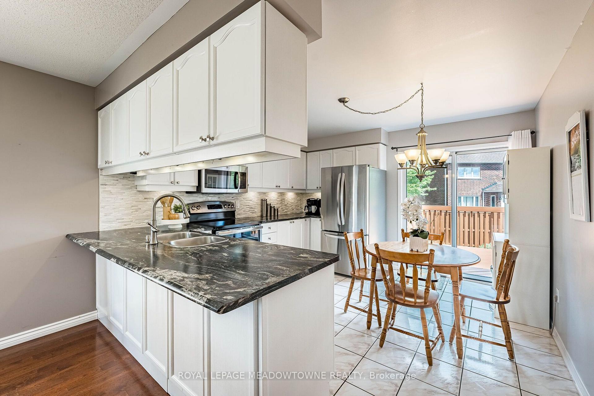 Photo 8 of 89 Standish Street, Halton Hills, Georgetown — HOMEH