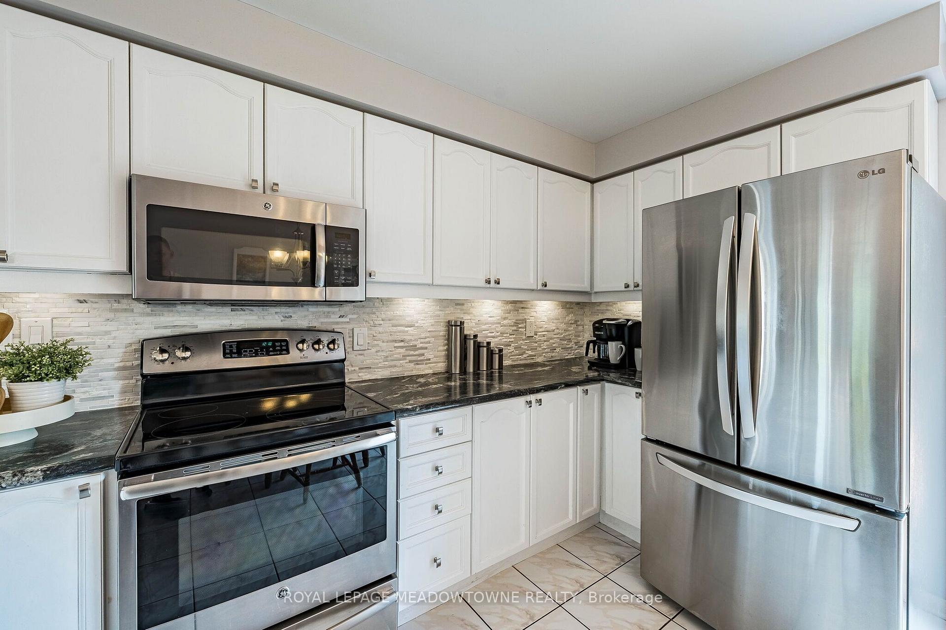Photo 12 of 89 Standish Street, Halton Hills, Georgetown — HOMEH