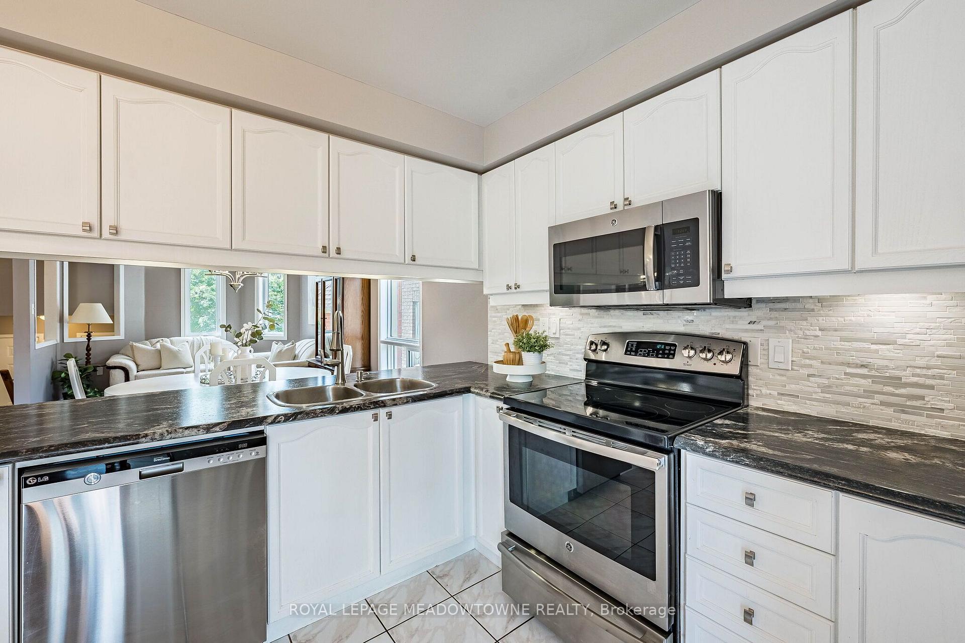Photo 13 of 89 Standish Street, Halton Hills, Georgetown — HOMEH