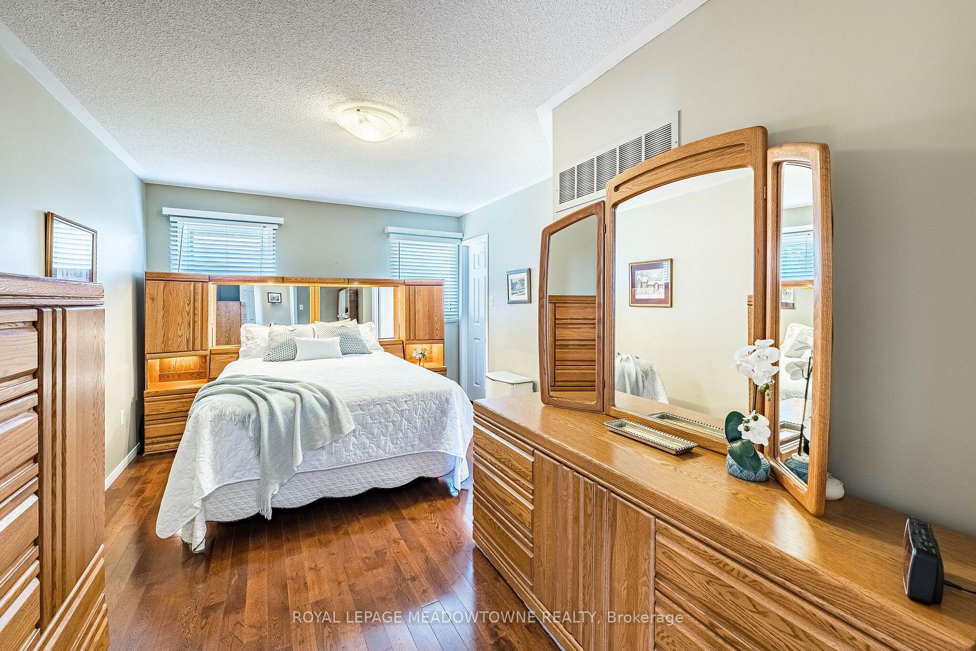 Photo 15 of 89 Standish Street, Halton Hills, Georgetown — HOMEH