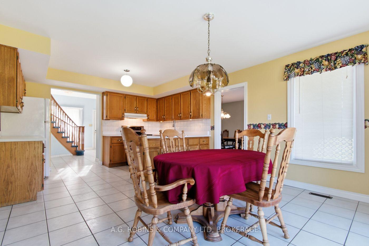 Photo 8 of 381 Kerman Avenue, Grimsby, Grimsby Beach — HOMEH