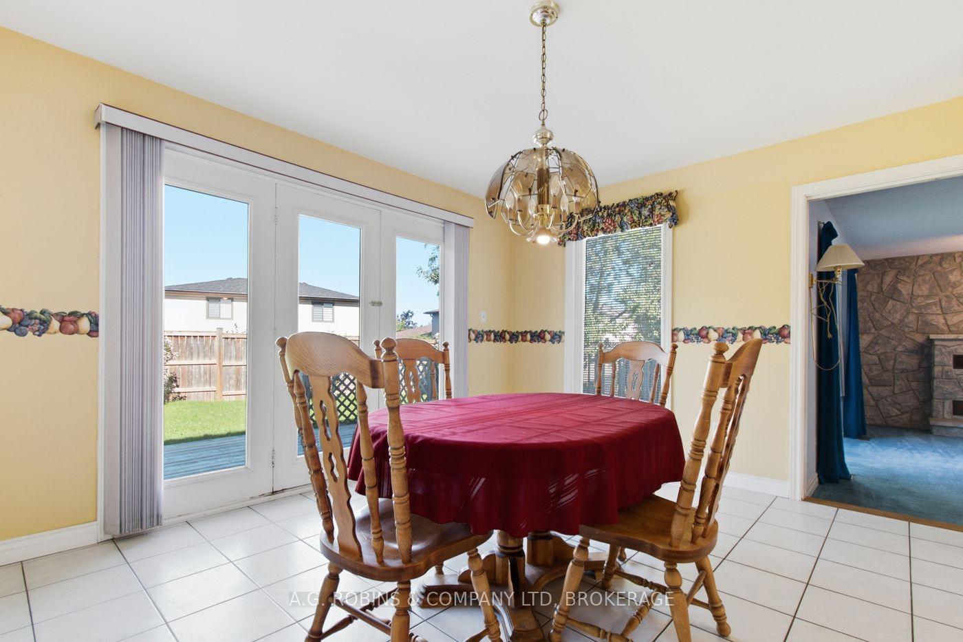 Photo 11 of 381 Kerman Avenue, Grimsby, Grimsby Beach — HOMEH